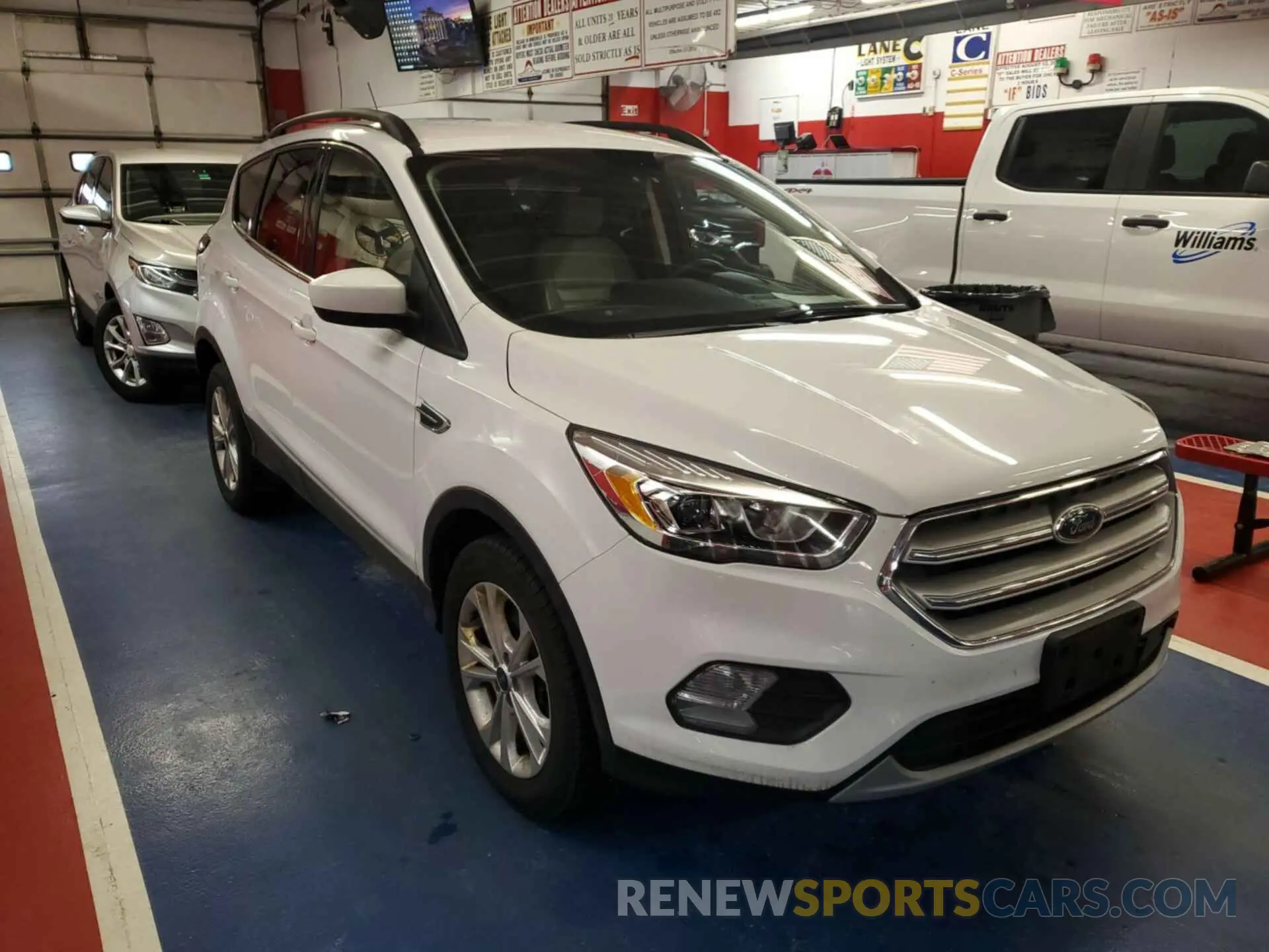 9 Photograph of a damaged car 1FMCU9HD3KUB33114 FORD ESCAPE 2019