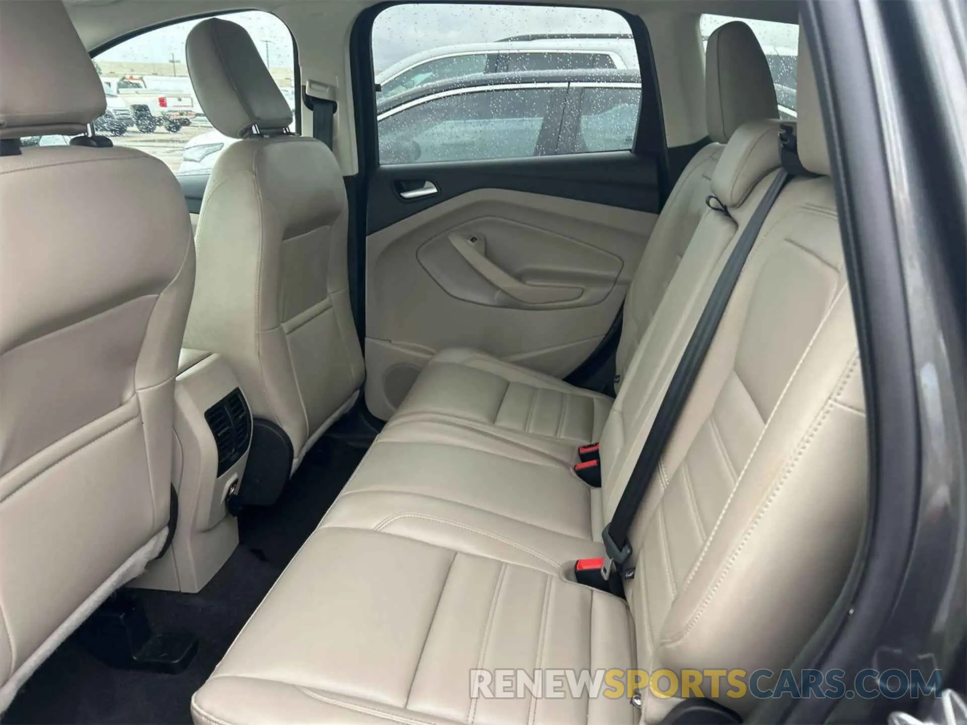 10 Photograph of a damaged car 1FMCU9HD3KUB82443 FORD ESCAPE 2019