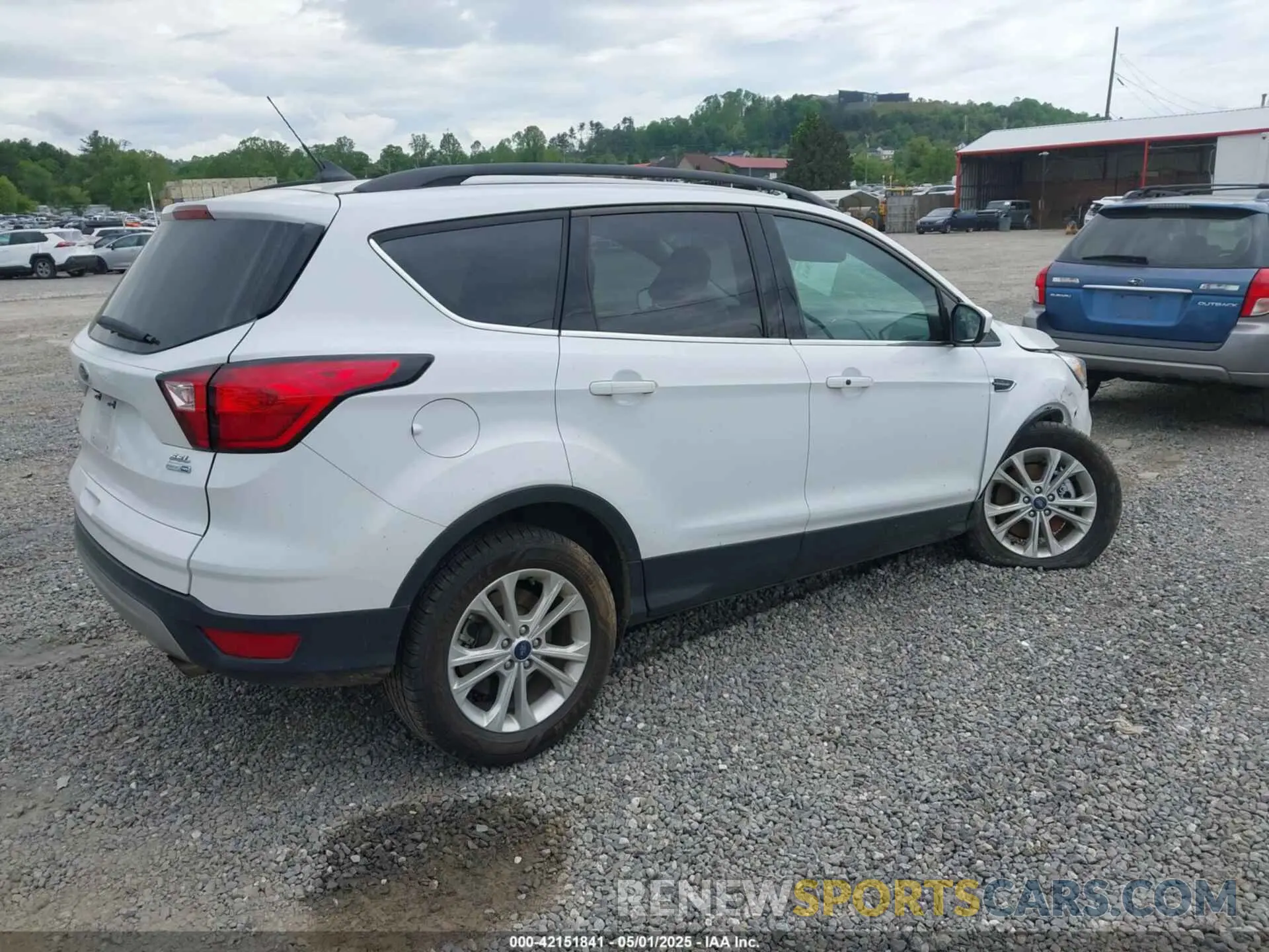4 Photograph of a damaged car 1FMCU9HD4KUA88085 FORD ESCAPE 2019
