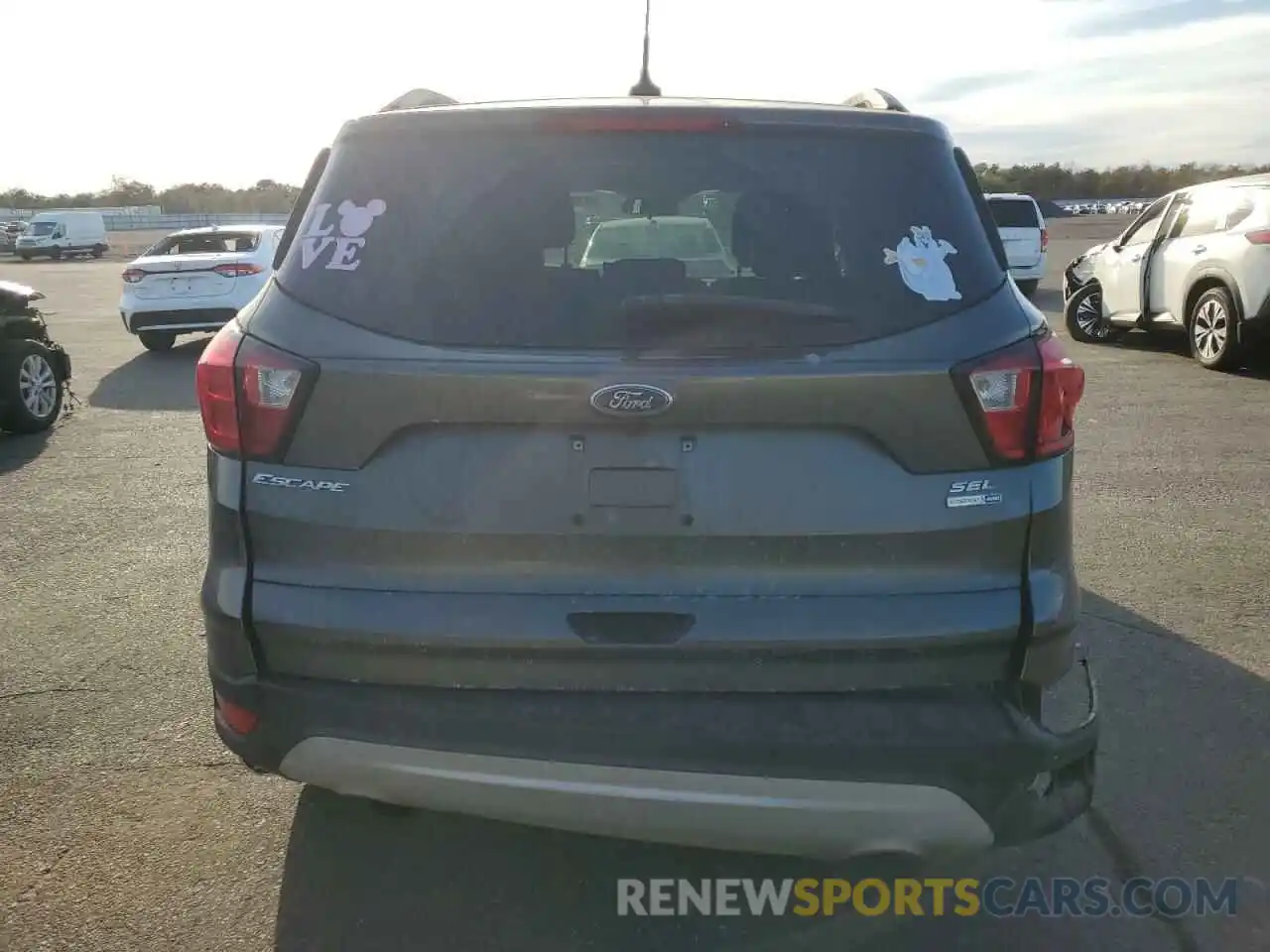 6 Photograph of a damaged car 1FMCU9HD4KUB42386 FORD ESCAPE 2019