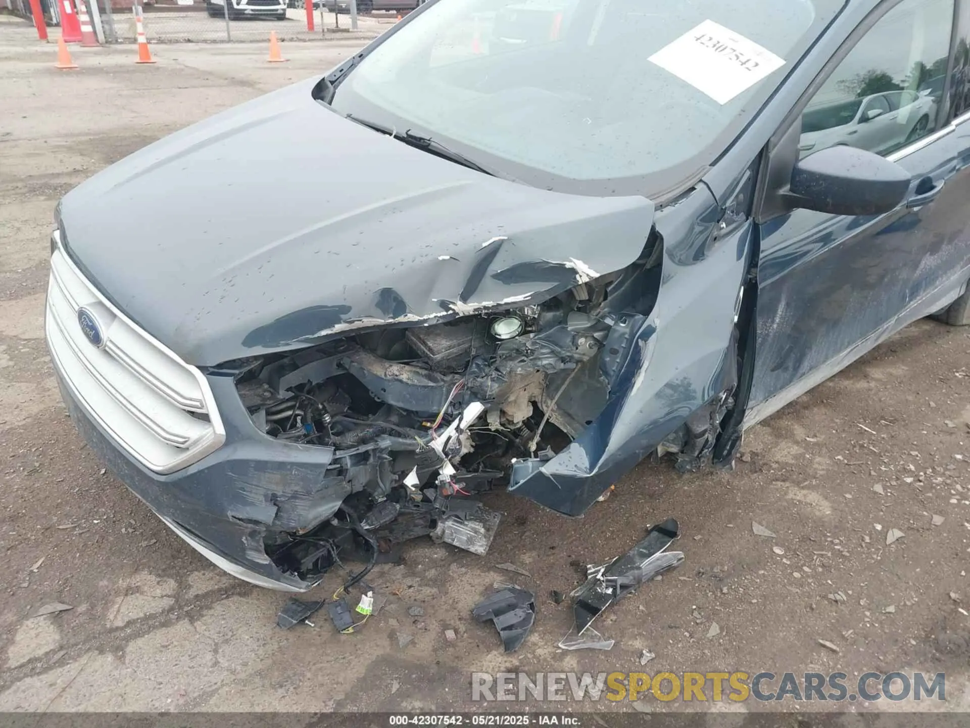 6 Photograph of a damaged car 1FMCU9HD4KUC01419 FORD ESCAPE 2019