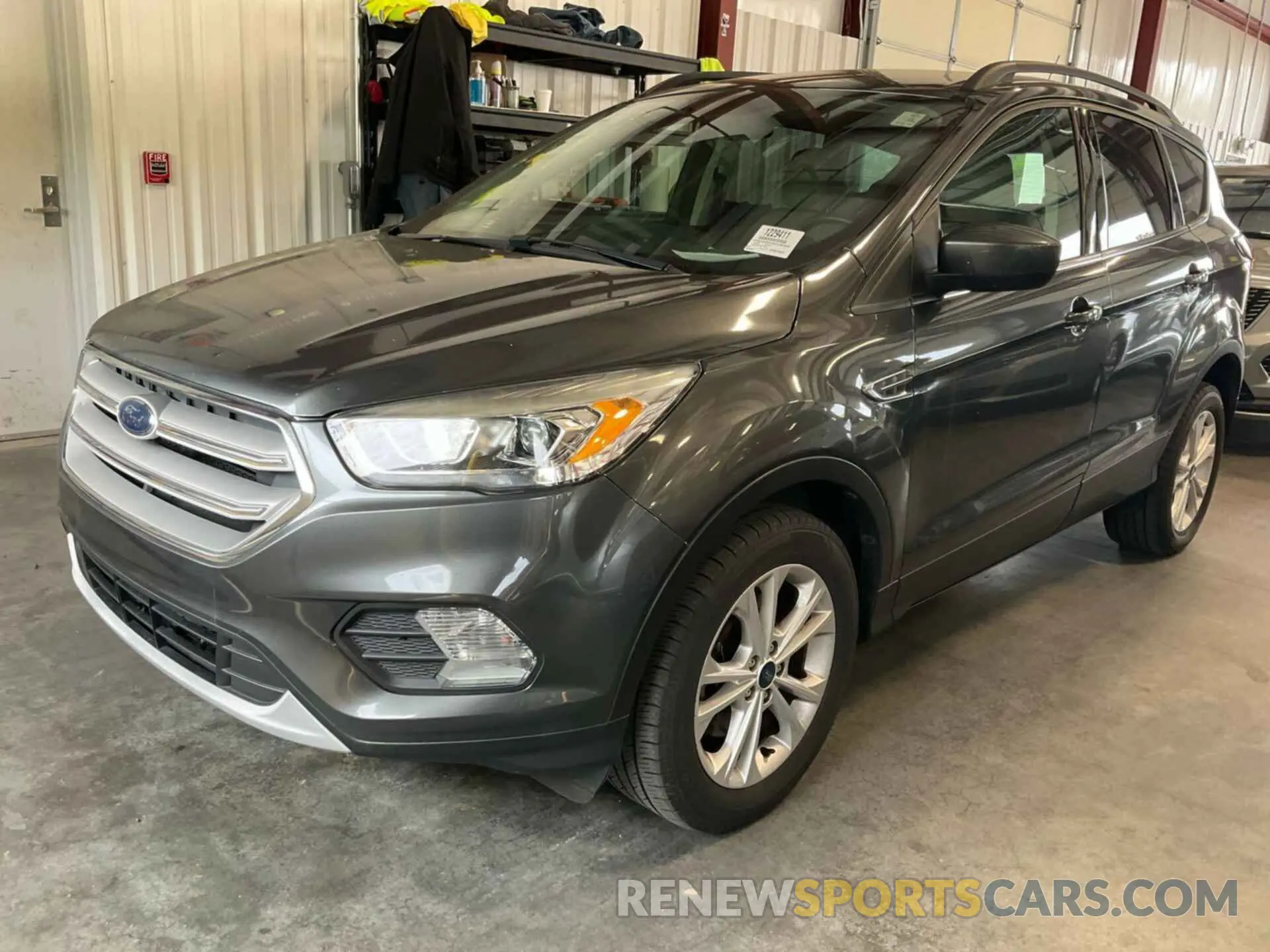 22 Photograph of a damaged car 1FMCU9HD4KUC35926 FORD ESCAPE 2019
