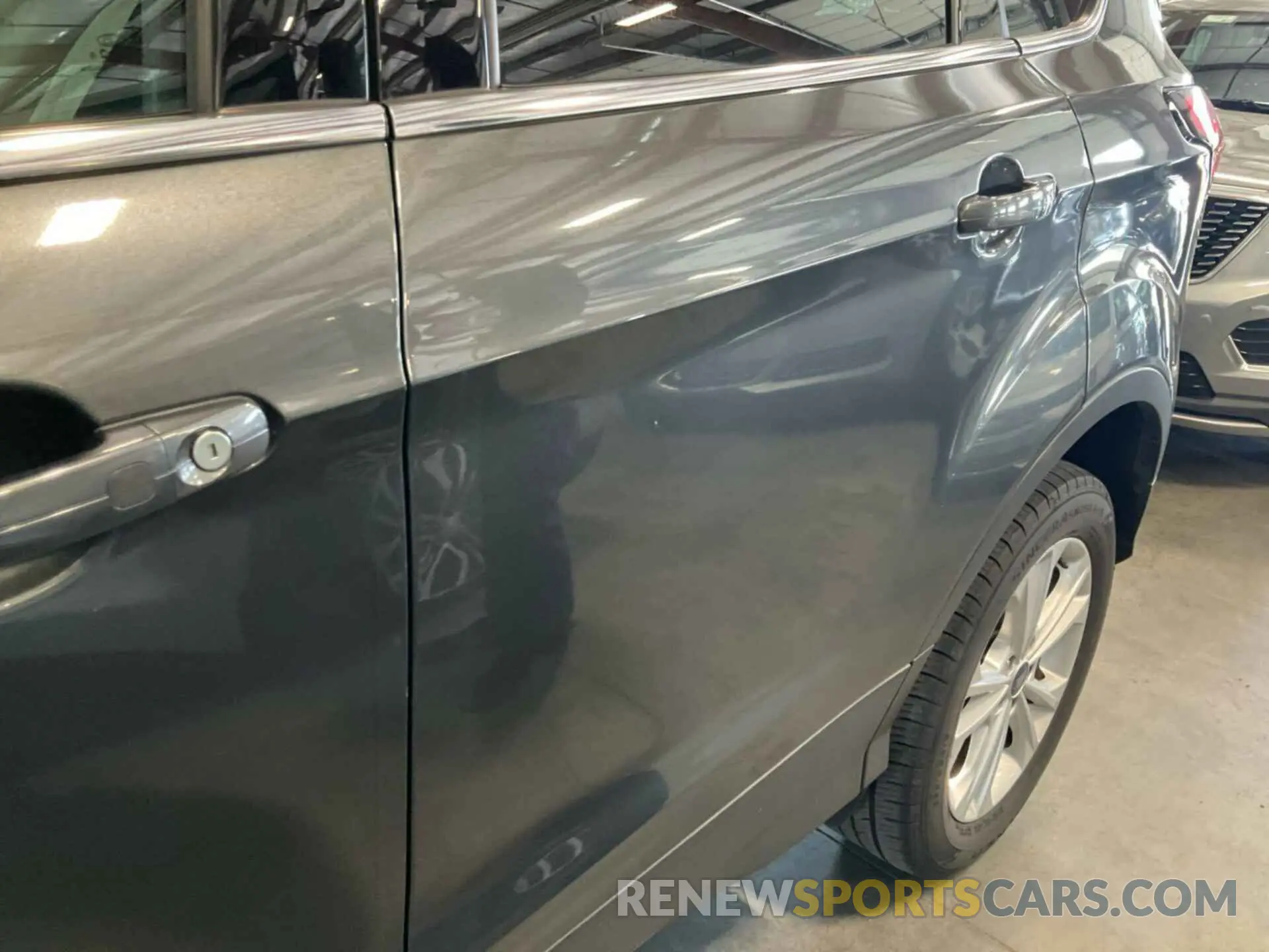 25 Photograph of a damaged car 1FMCU9HD4KUC35926 FORD ESCAPE 2019