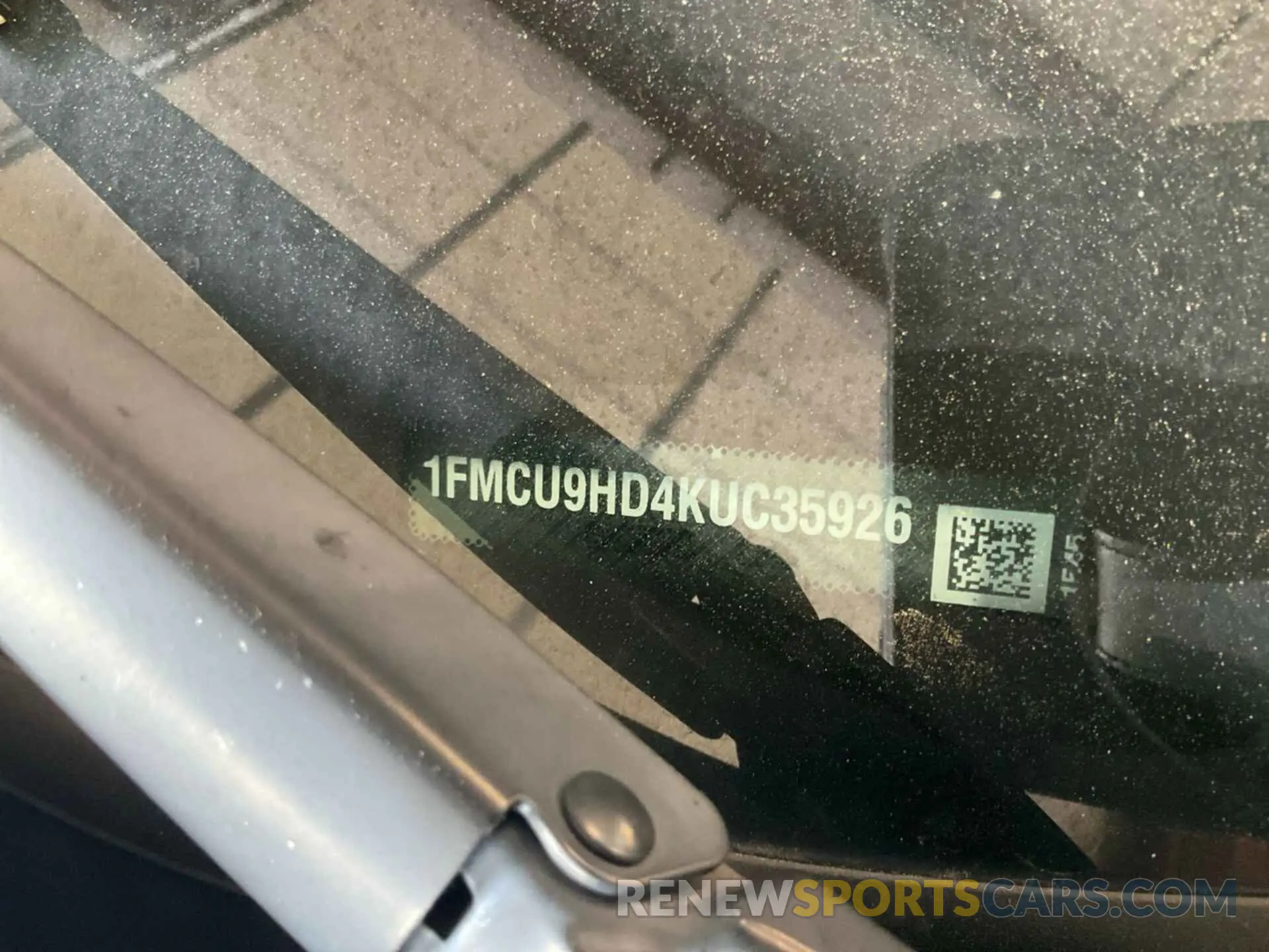 3 Photograph of a damaged car 1FMCU9HD4KUC35926 FORD ESCAPE 2019