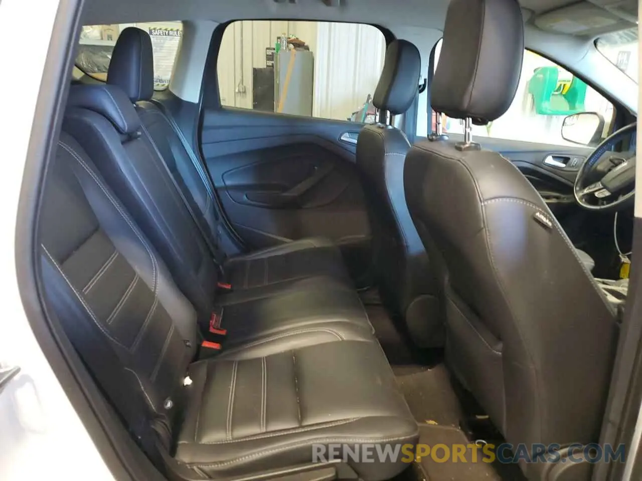10 Photograph of a damaged car 1FMCU9HD4KUC48319 FORD ESCAPE 2019