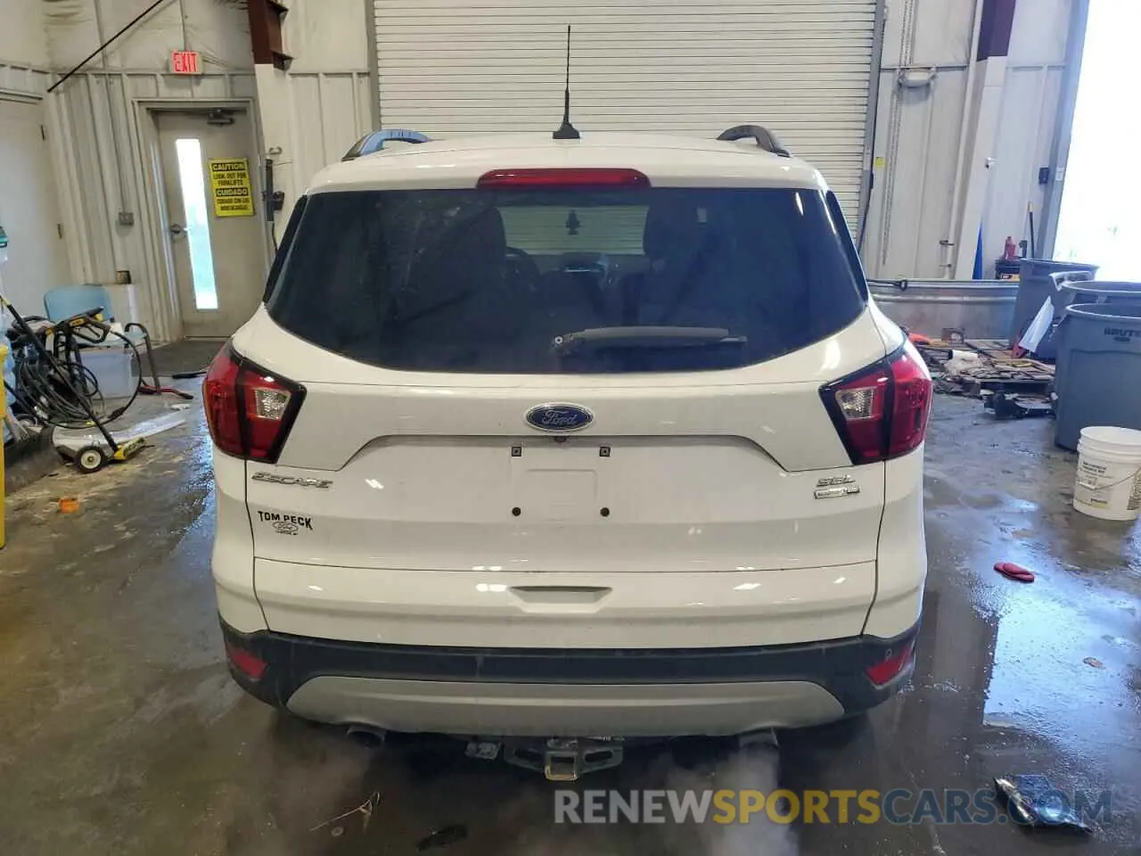 6 Photograph of a damaged car 1FMCU9HD4KUC48319 FORD ESCAPE 2019