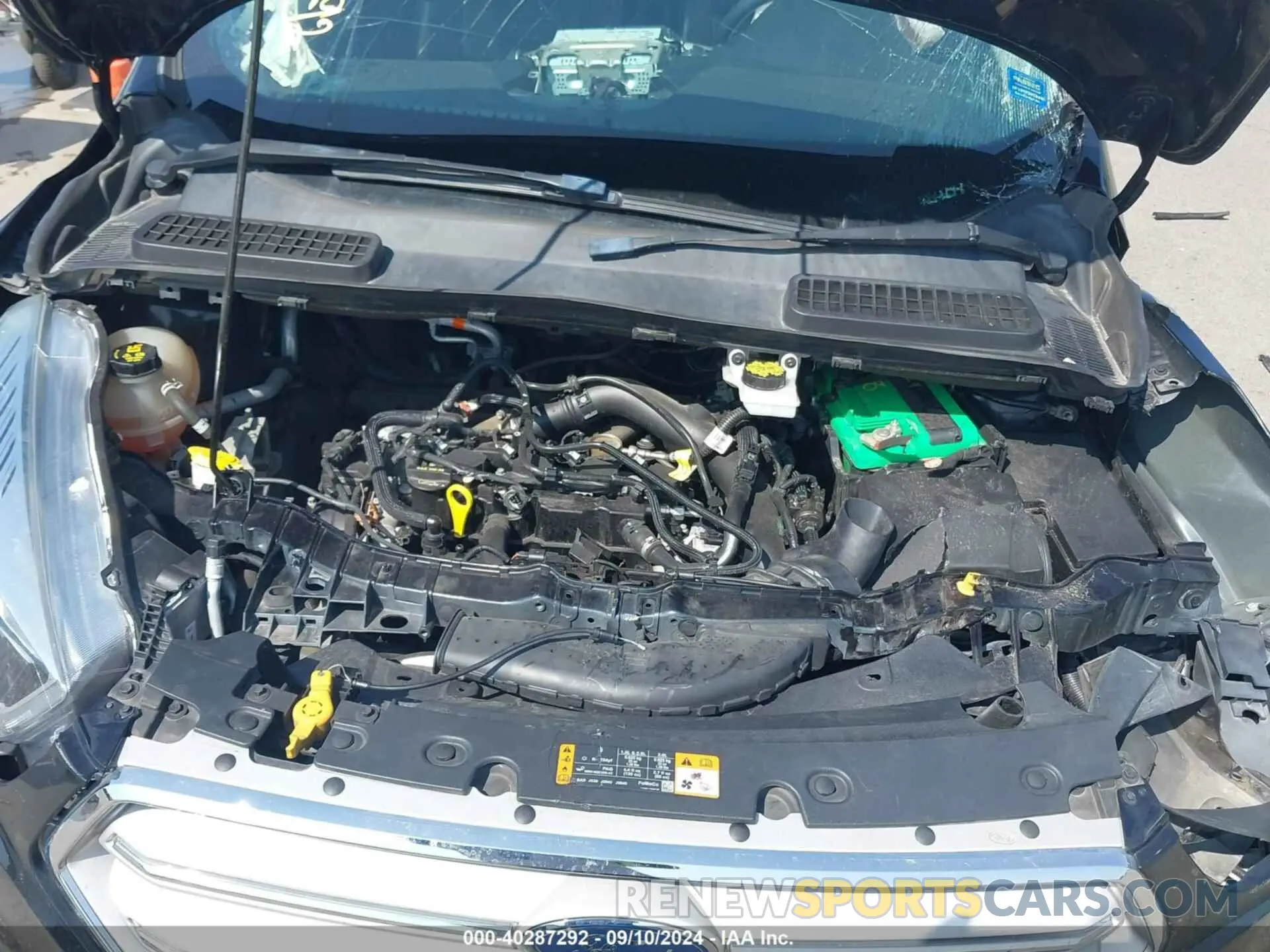 10 Photograph of a damaged car 1FMCU9HD5KUA01097 FORD ESCAPE 2019