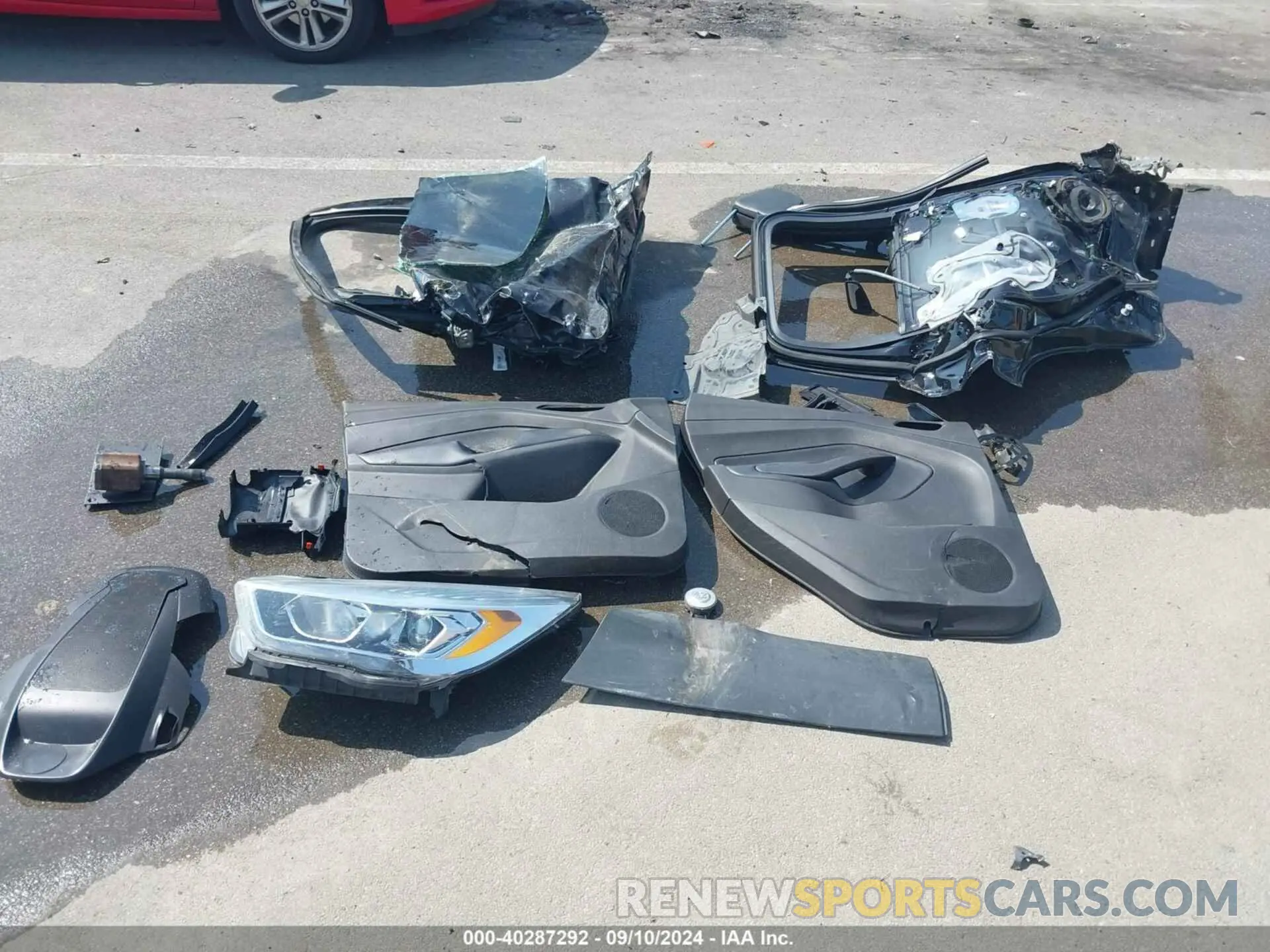 11 Photograph of a damaged car 1FMCU9HD5KUA01097 FORD ESCAPE 2019