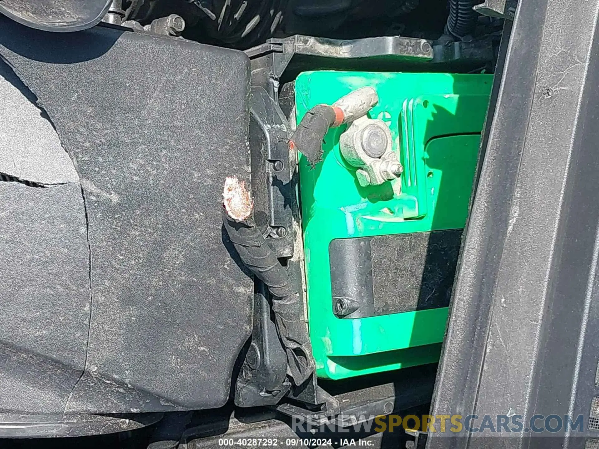 17 Photograph of a damaged car 1FMCU9HD5KUA01097 FORD ESCAPE 2019