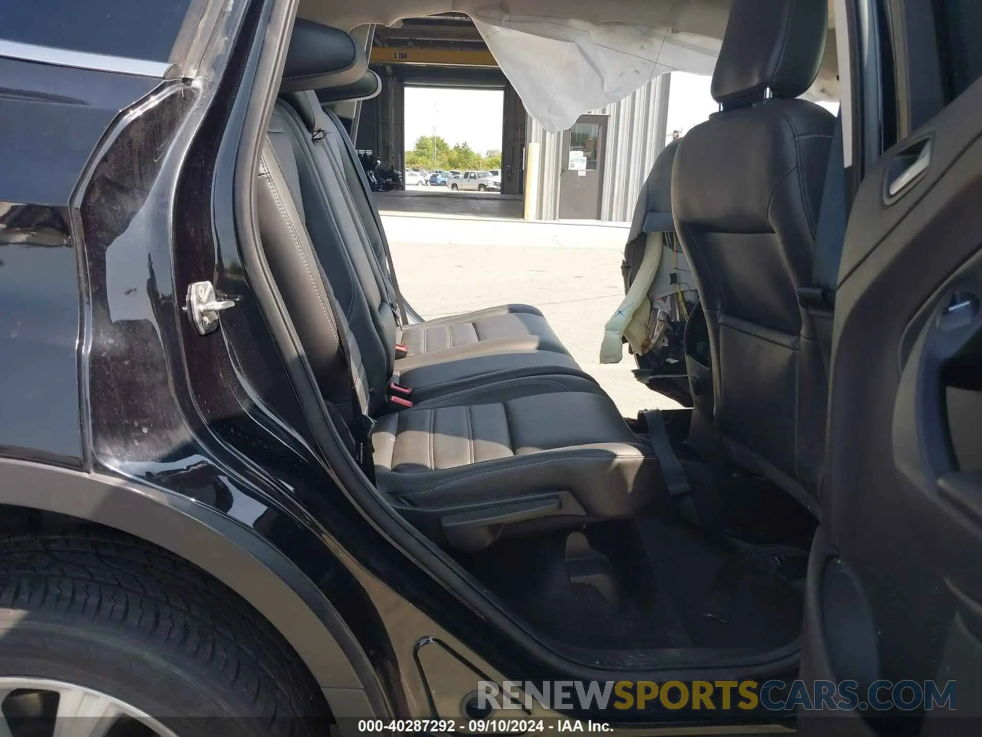 8 Photograph of a damaged car 1FMCU9HD5KUA01097 FORD ESCAPE 2019