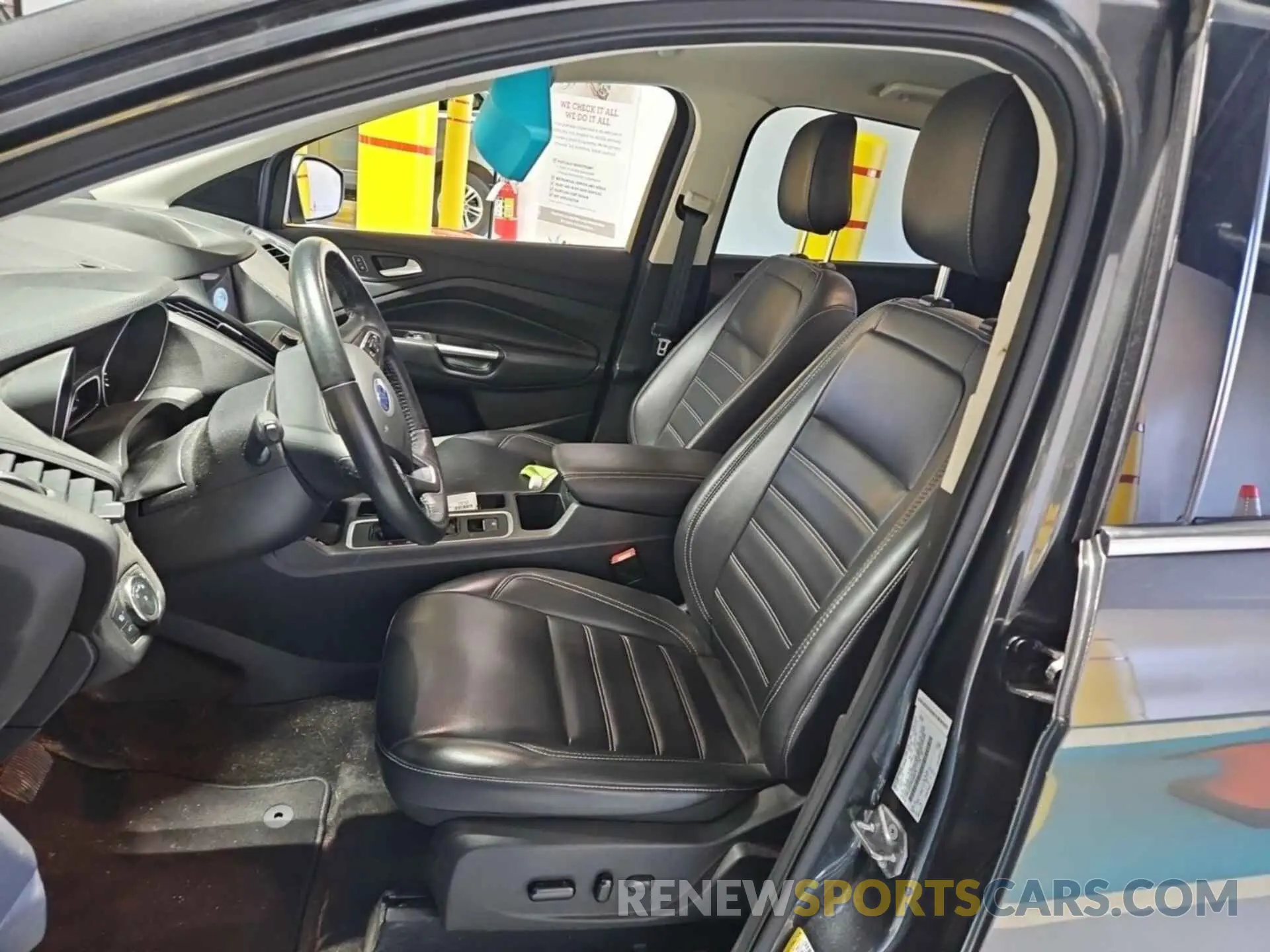 15 Photograph of a damaged car 1FMCU9HD5KUA48176 FORD ESCAPE 2019