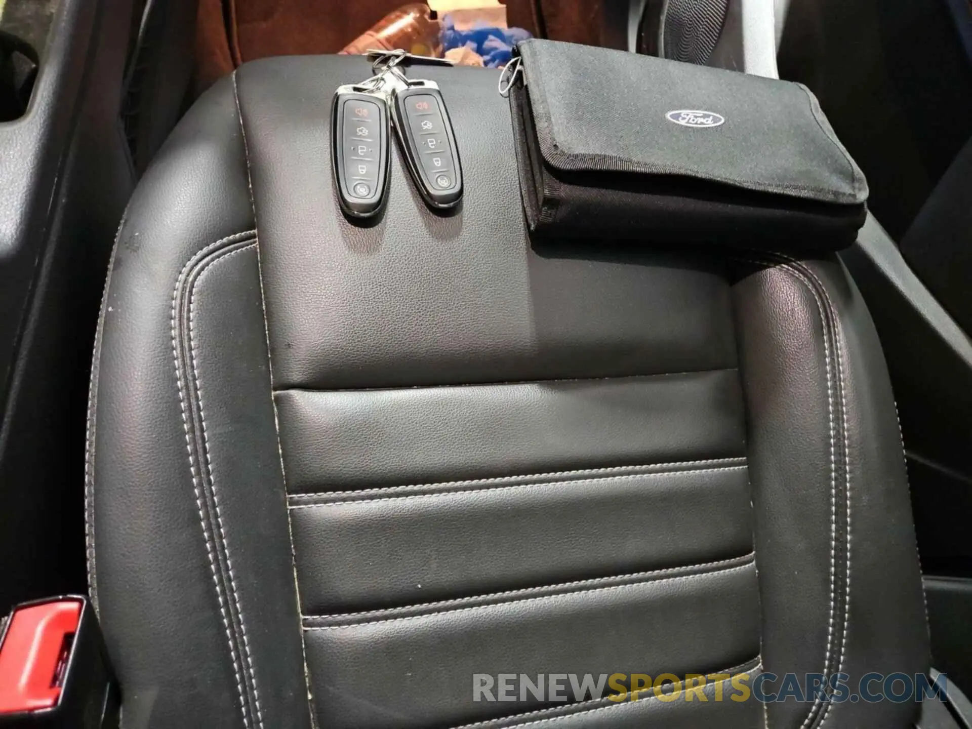 19 Photograph of a damaged car 1FMCU9HD5KUA48176 FORD ESCAPE 2019