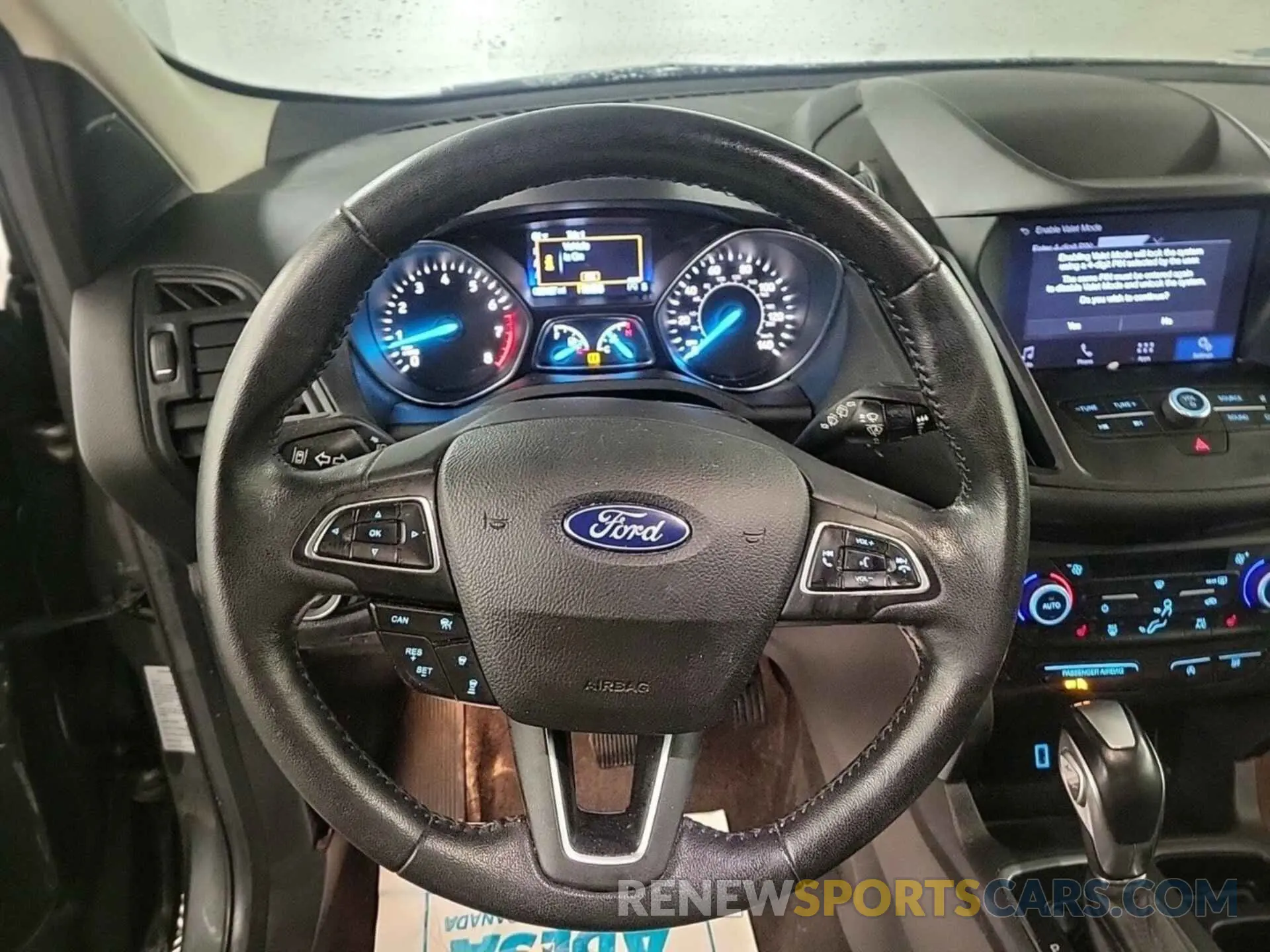 33 Photograph of a damaged car 1FMCU9HD5KUA48176 FORD ESCAPE 2019