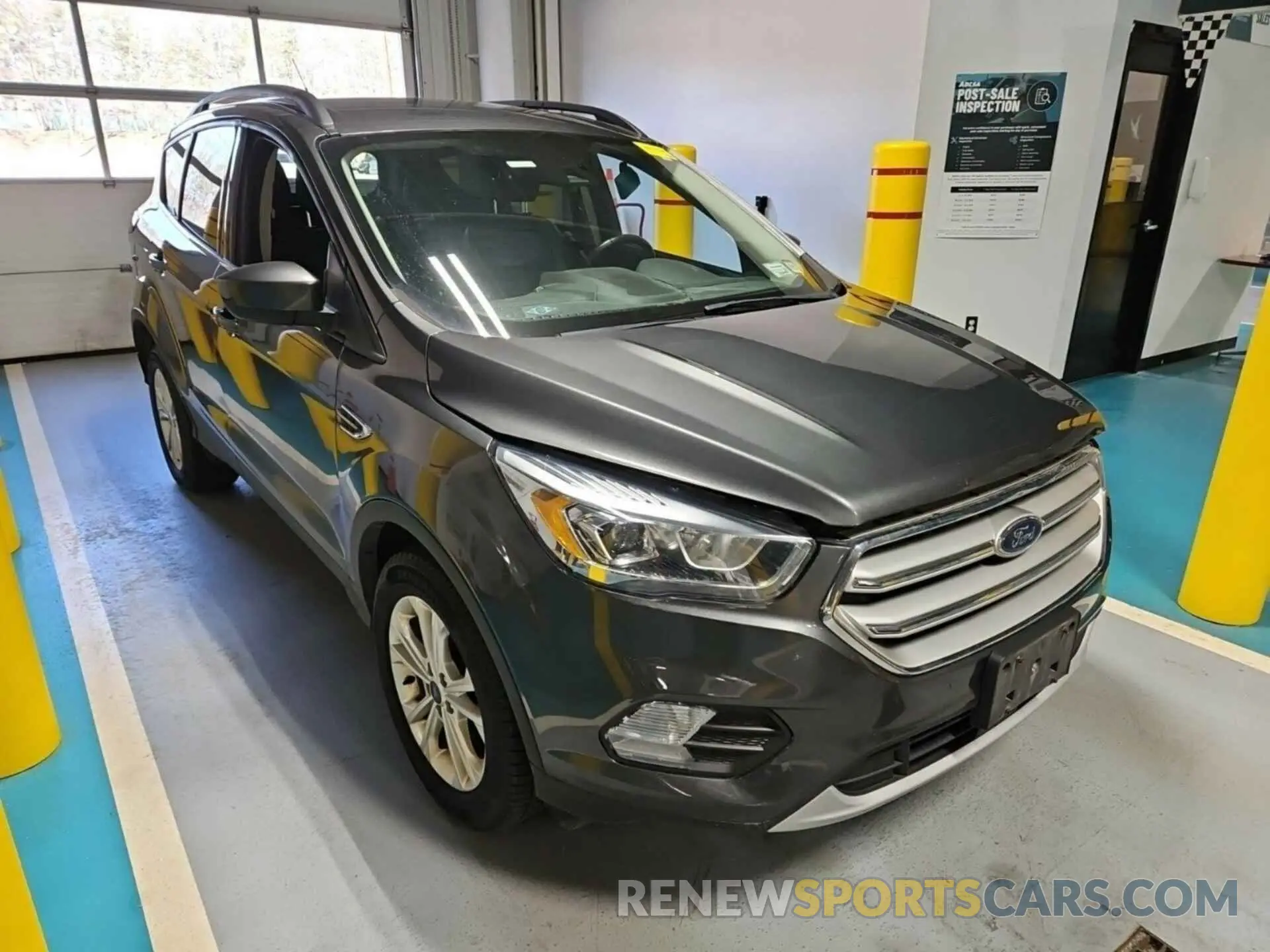 34 Photograph of a damaged car 1FMCU9HD5KUA48176 FORD ESCAPE 2019