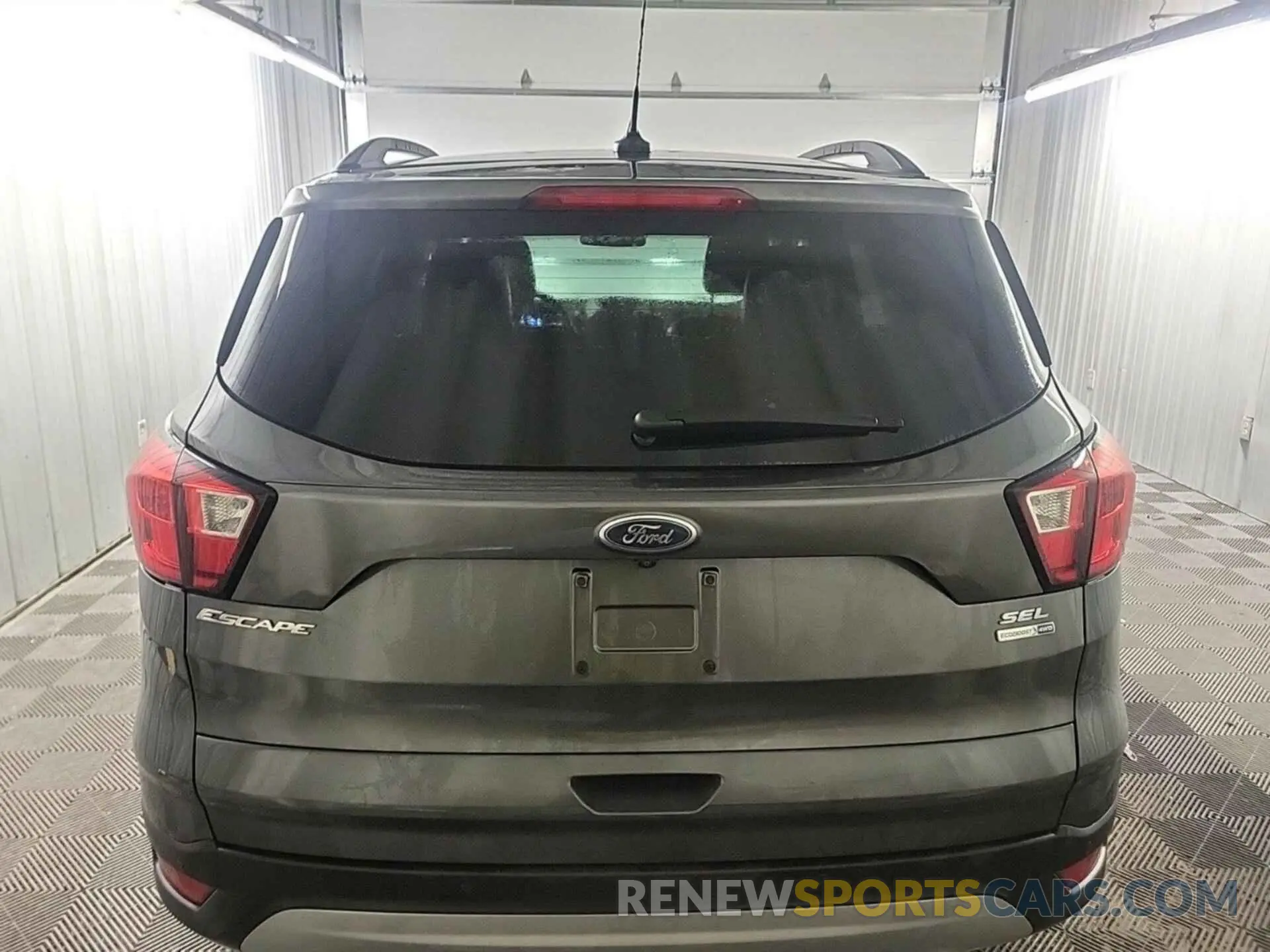 46 Photograph of a damaged car 1FMCU9HD5KUA48176 FORD ESCAPE 2019