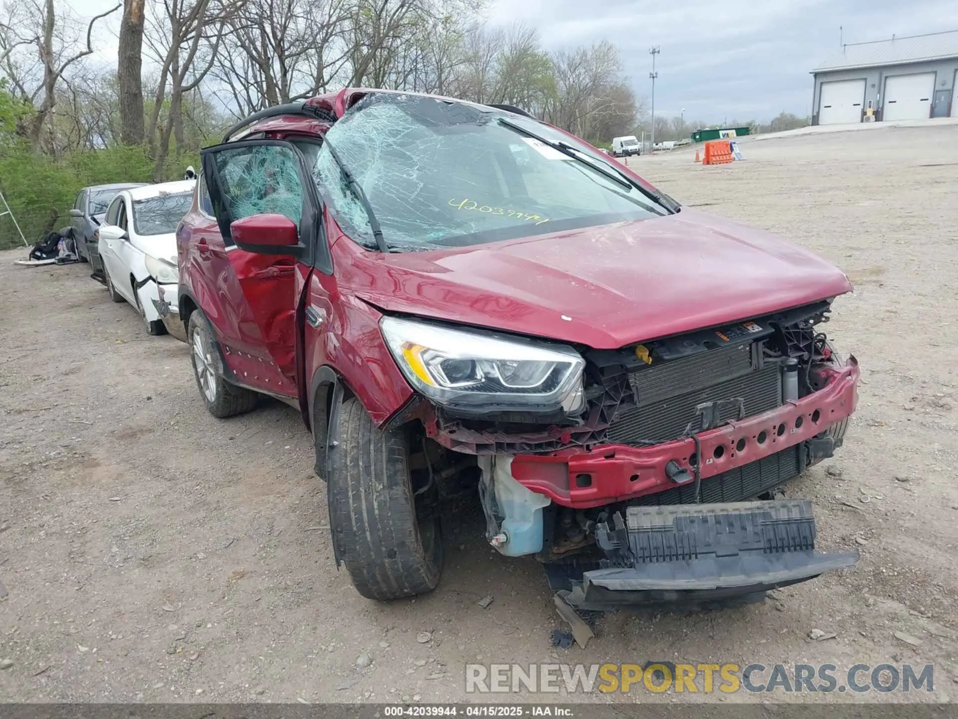 1 Photograph of a damaged car 1FMCU9HD5KUA50882 FORD ESCAPE 2019