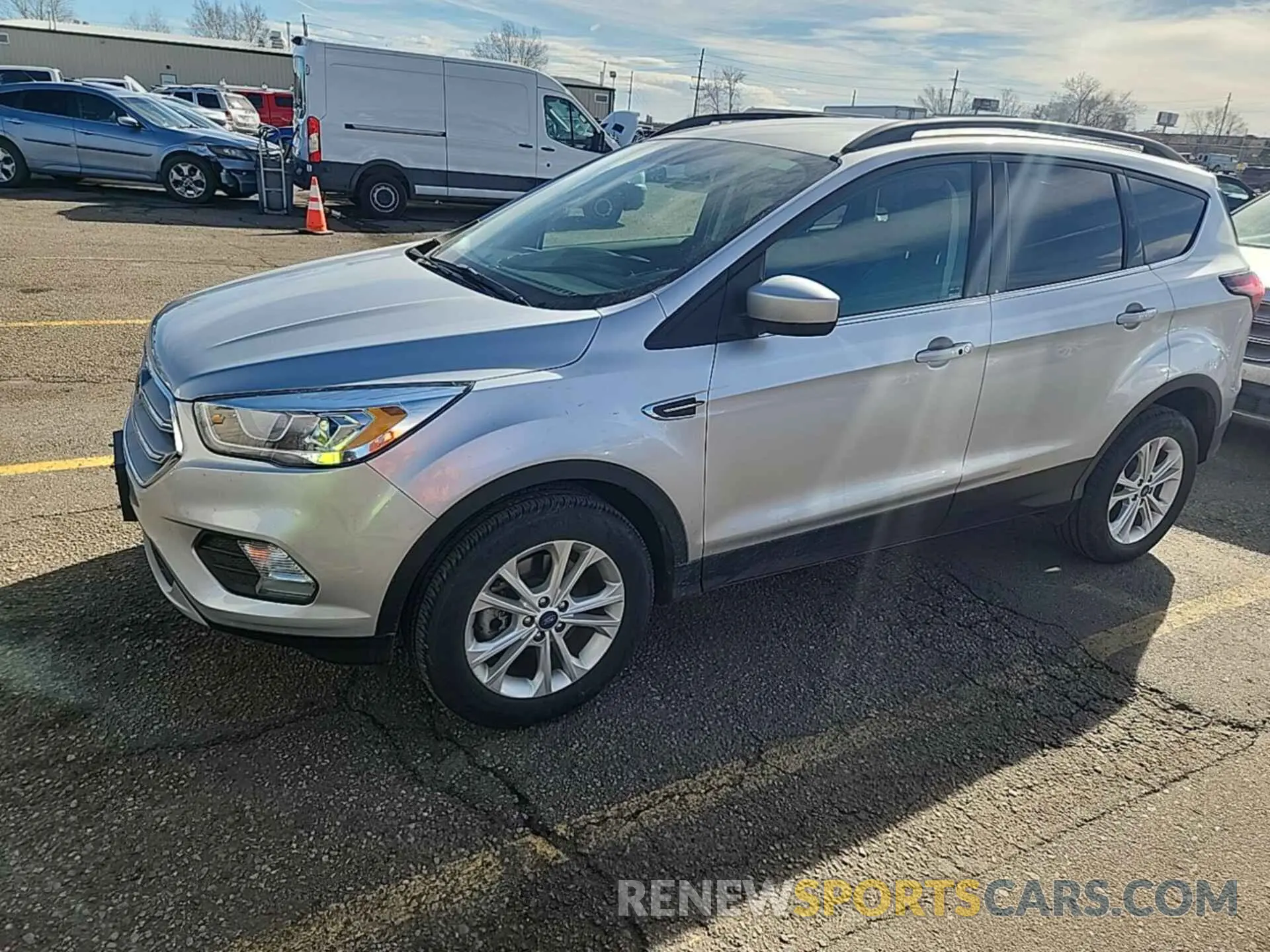 17 Photograph of a damaged car 1FMCU9HD5KUB11888 FORD ESCAPE 2019