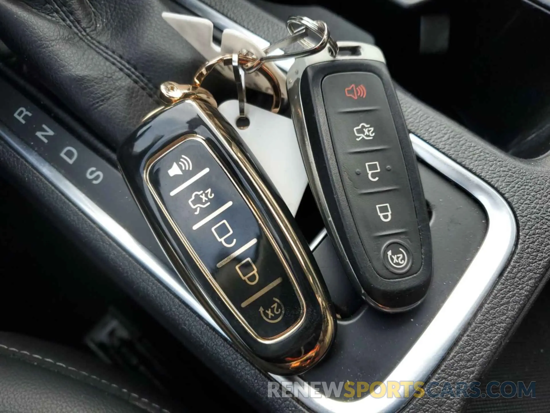 3 Photograph of a damaged car 1FMCU9HD5KUB11888 FORD ESCAPE 2019