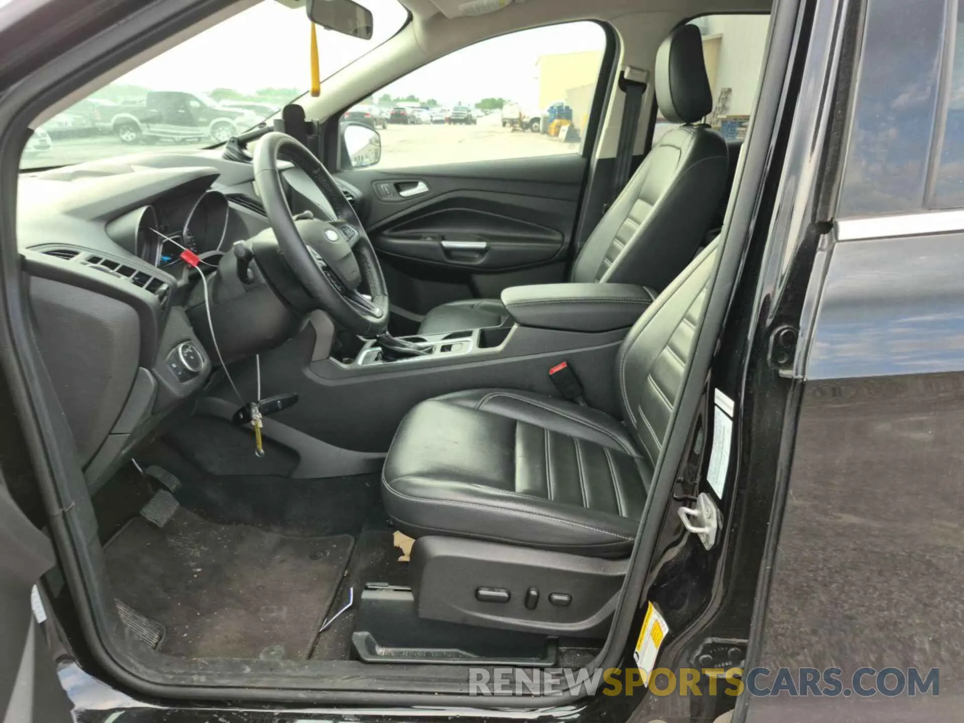 23 Photograph of a damaged car 1FMCU9HD5KUC07861 FORD ESCAPE 2019