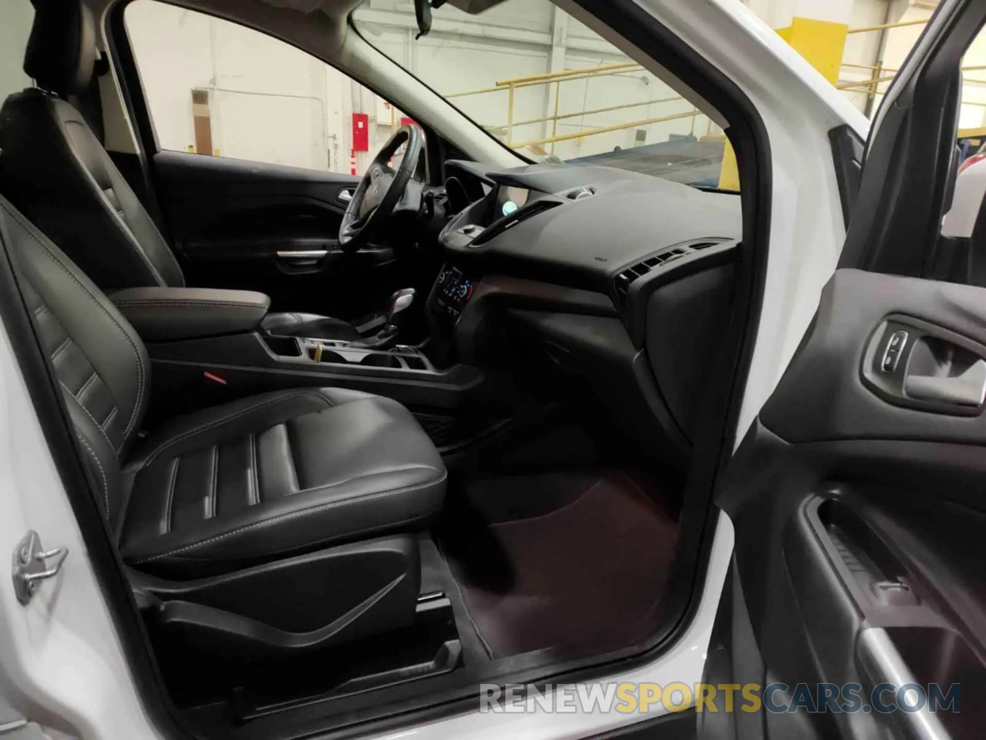 11 Photograph of a damaged car 1FMCU9HD5KUC07956 FORD ESCAPE 2019