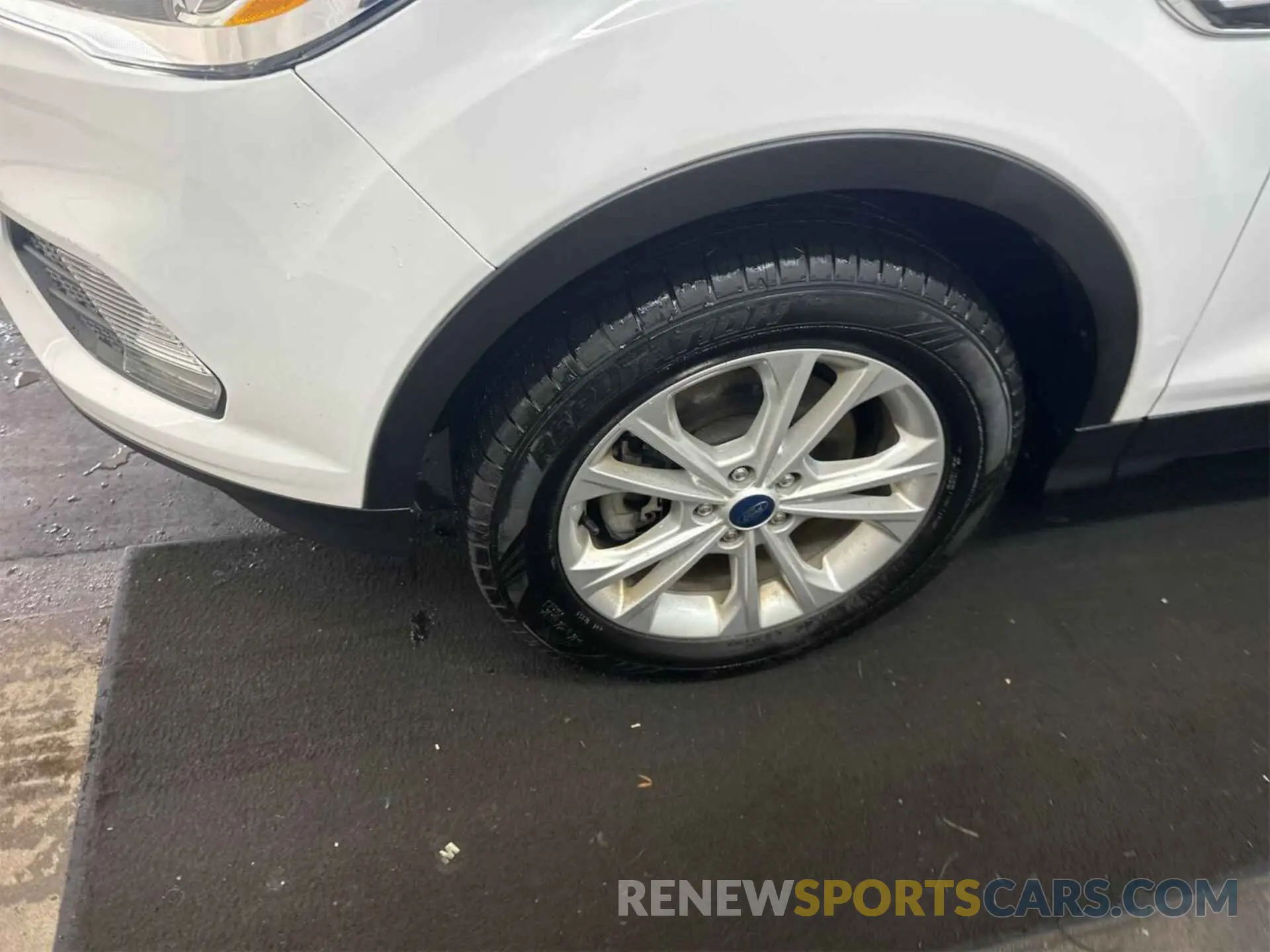 12 Photograph of a damaged car 1FMCU9HD5KUC07956 FORD ESCAPE 2019