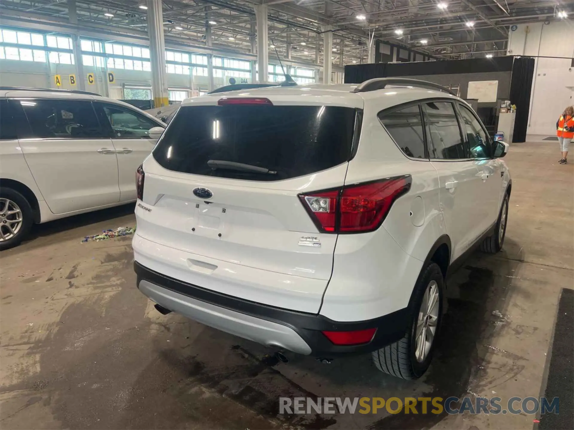 17 Photograph of a damaged car 1FMCU9HD5KUC07956 FORD ESCAPE 2019
