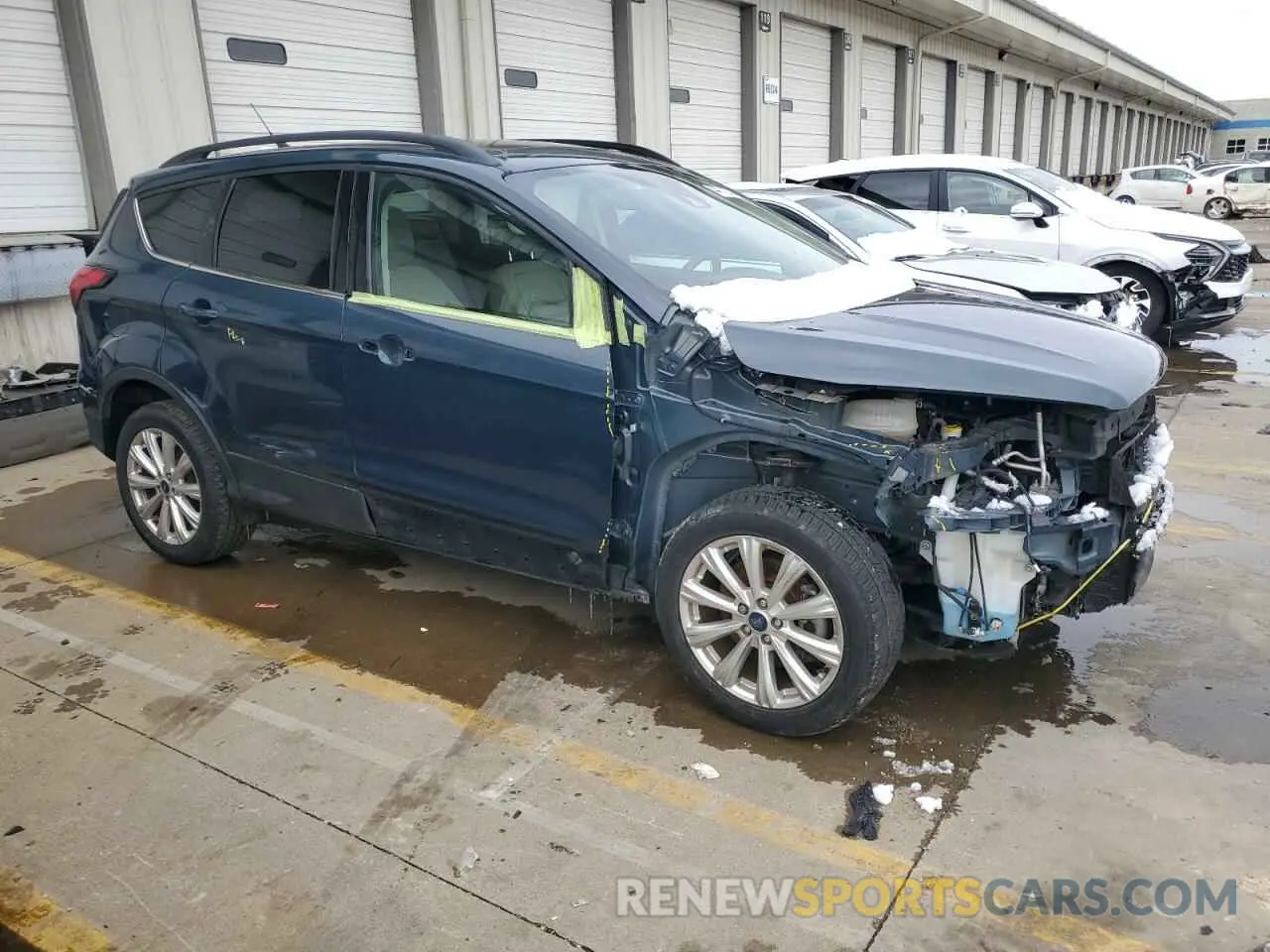 4 Photograph of a damaged car 1FMCU9HD6KUA26039 FORD ESCAPE 2019