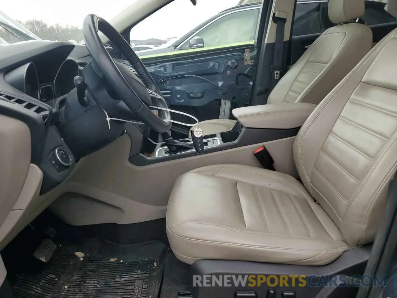7 Photograph of a damaged car 1FMCU9HD6KUA26039 FORD ESCAPE 2019