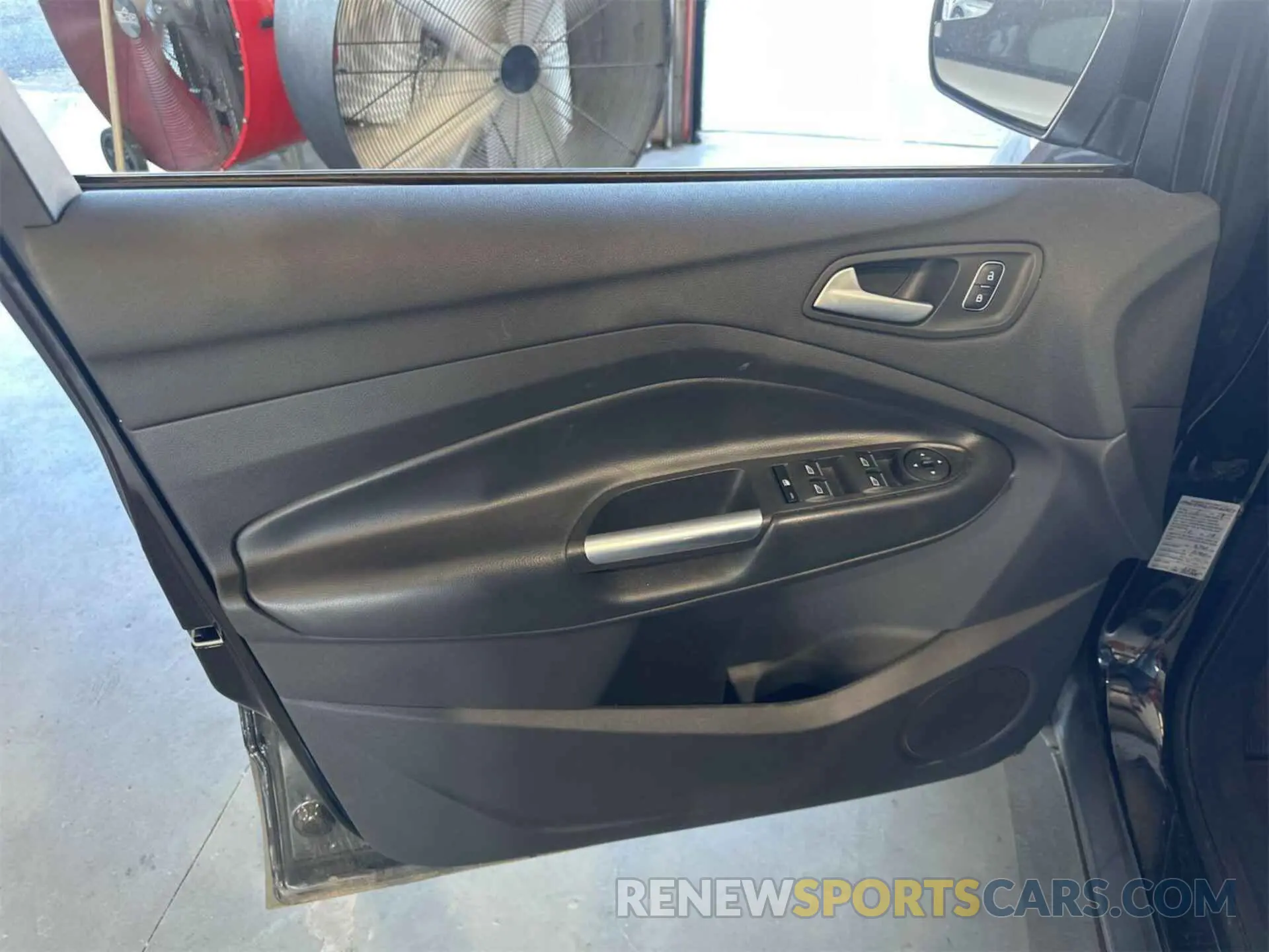 22 Photograph of a damaged car 1FMCU9HD6KUA65634 FORD ESCAPE 2019