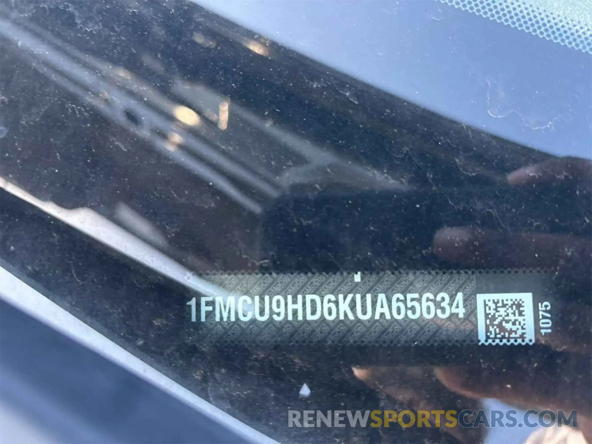 26 Photograph of a damaged car 1FMCU9HD6KUA65634 FORD ESCAPE 2019