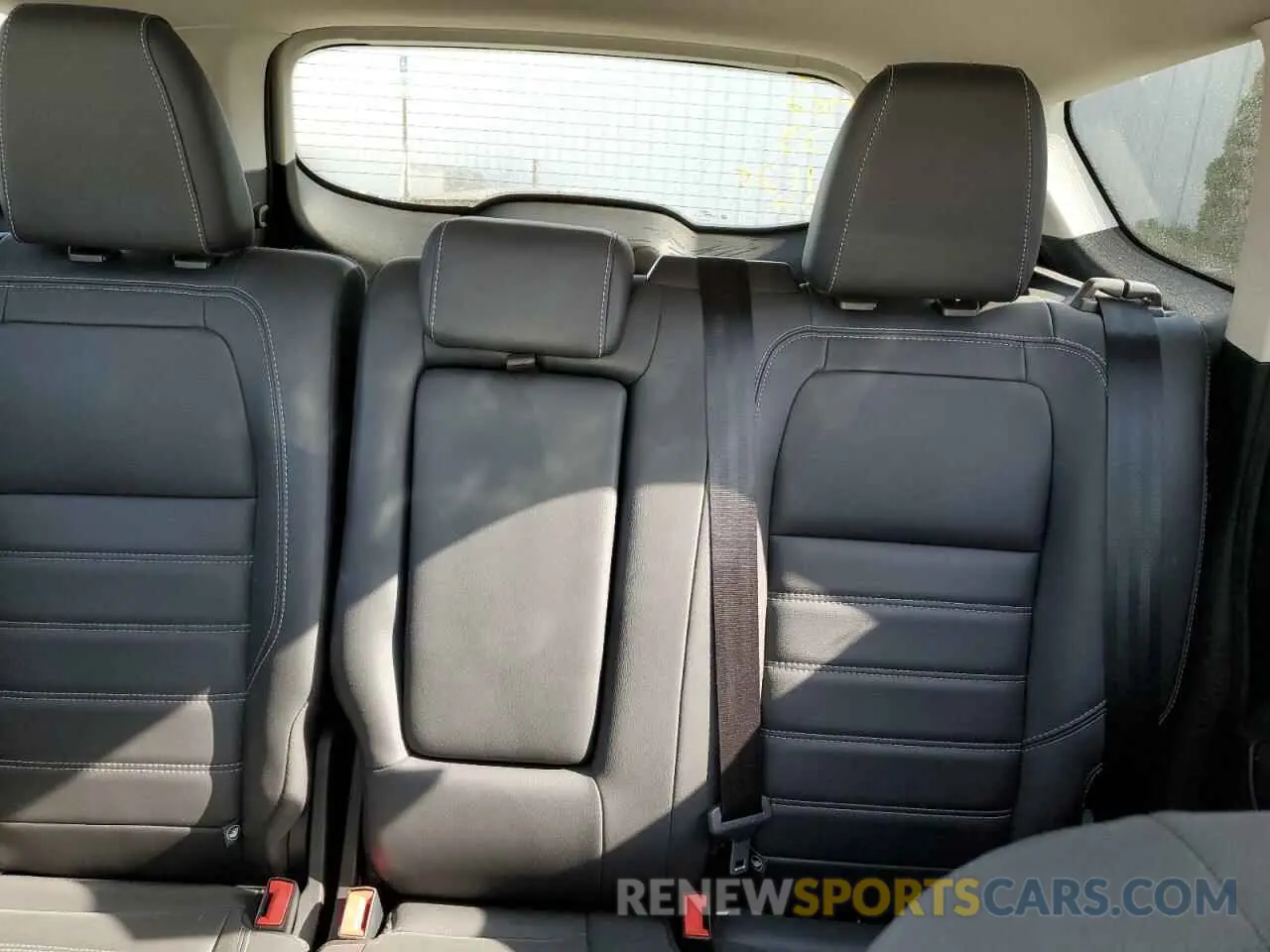 10 Photograph of a damaged car 1FMCU9HD6KUA69439 FORD ESCAPE 2019