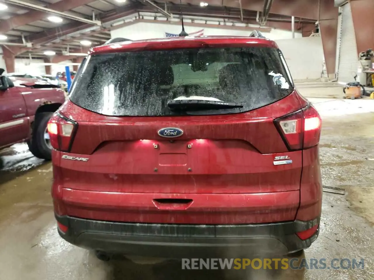 6 Photograph of a damaged car 1FMCU9HD6KUA96558 FORD ESCAPE 2019