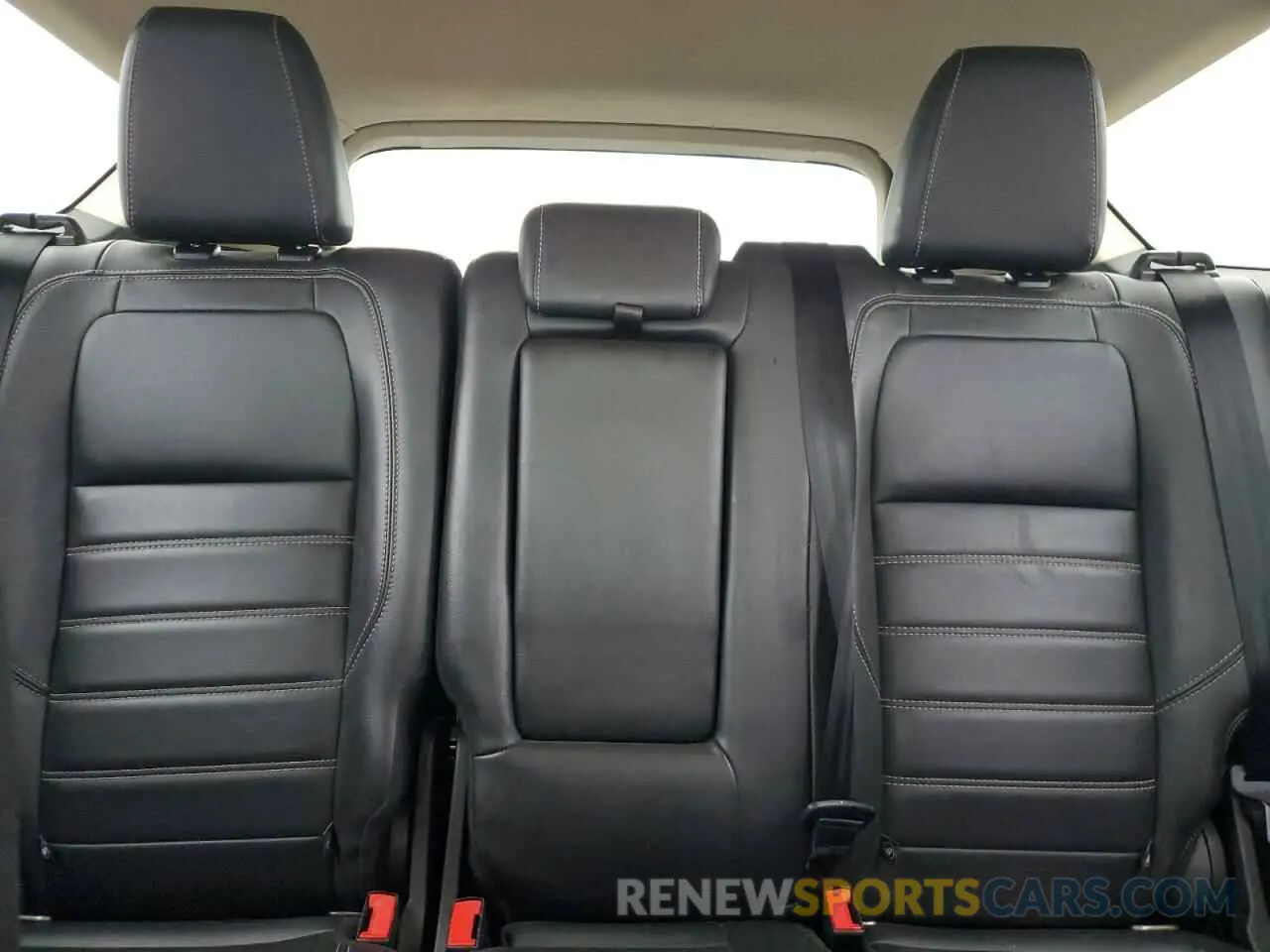 10 Photograph of a damaged car 1FMCU9HD6KUB24861 FORD ESCAPE 2019