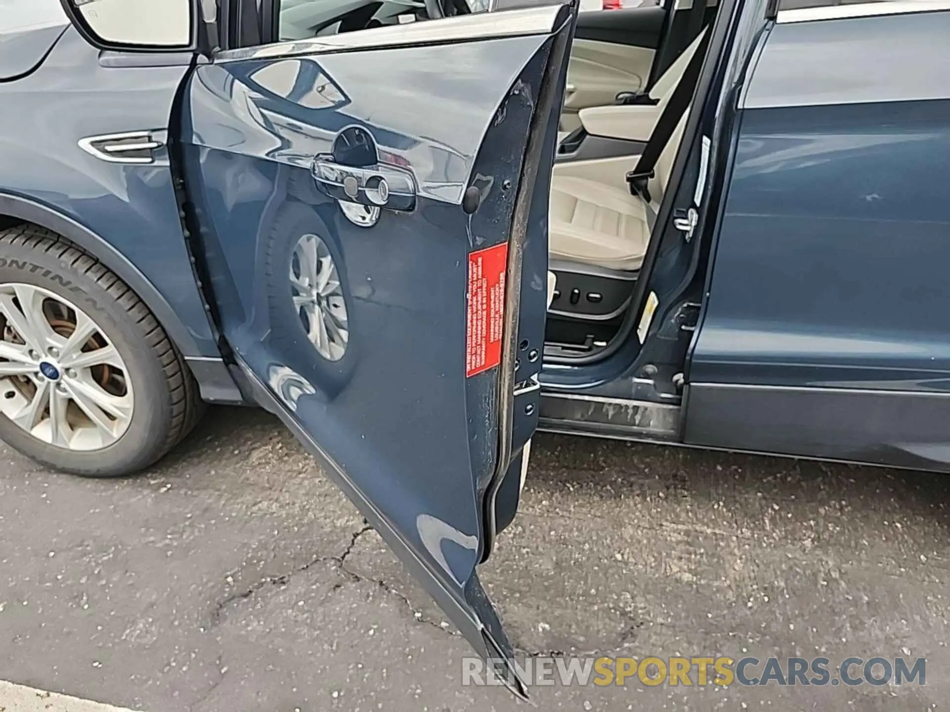 11 Photograph of a damaged car 1FMCU9HD6KUB82470 FORD ESCAPE 2019