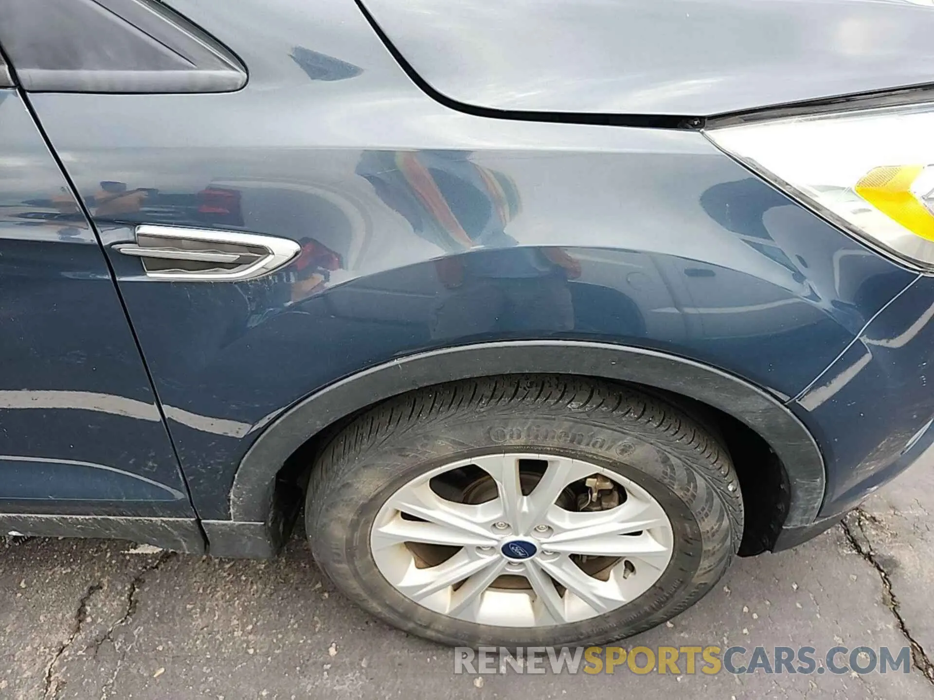 13 Photograph of a damaged car 1FMCU9HD6KUB82470 FORD ESCAPE 2019