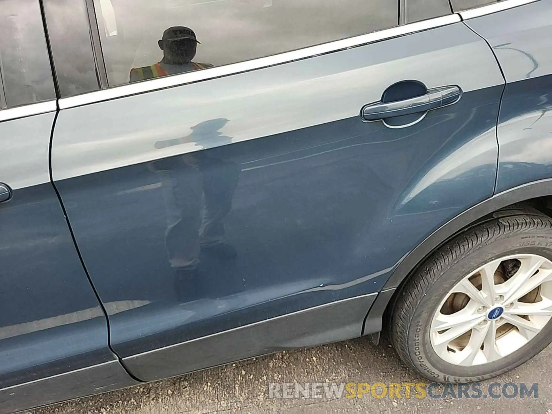 2 Photograph of a damaged car 1FMCU9HD6KUB82470 FORD ESCAPE 2019