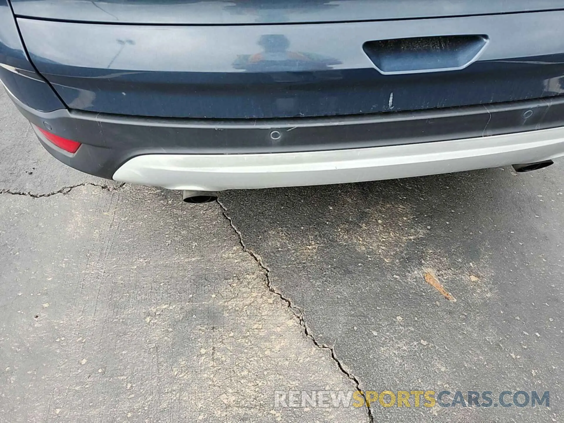 22 Photograph of a damaged car 1FMCU9HD6KUB82470 FORD ESCAPE 2019