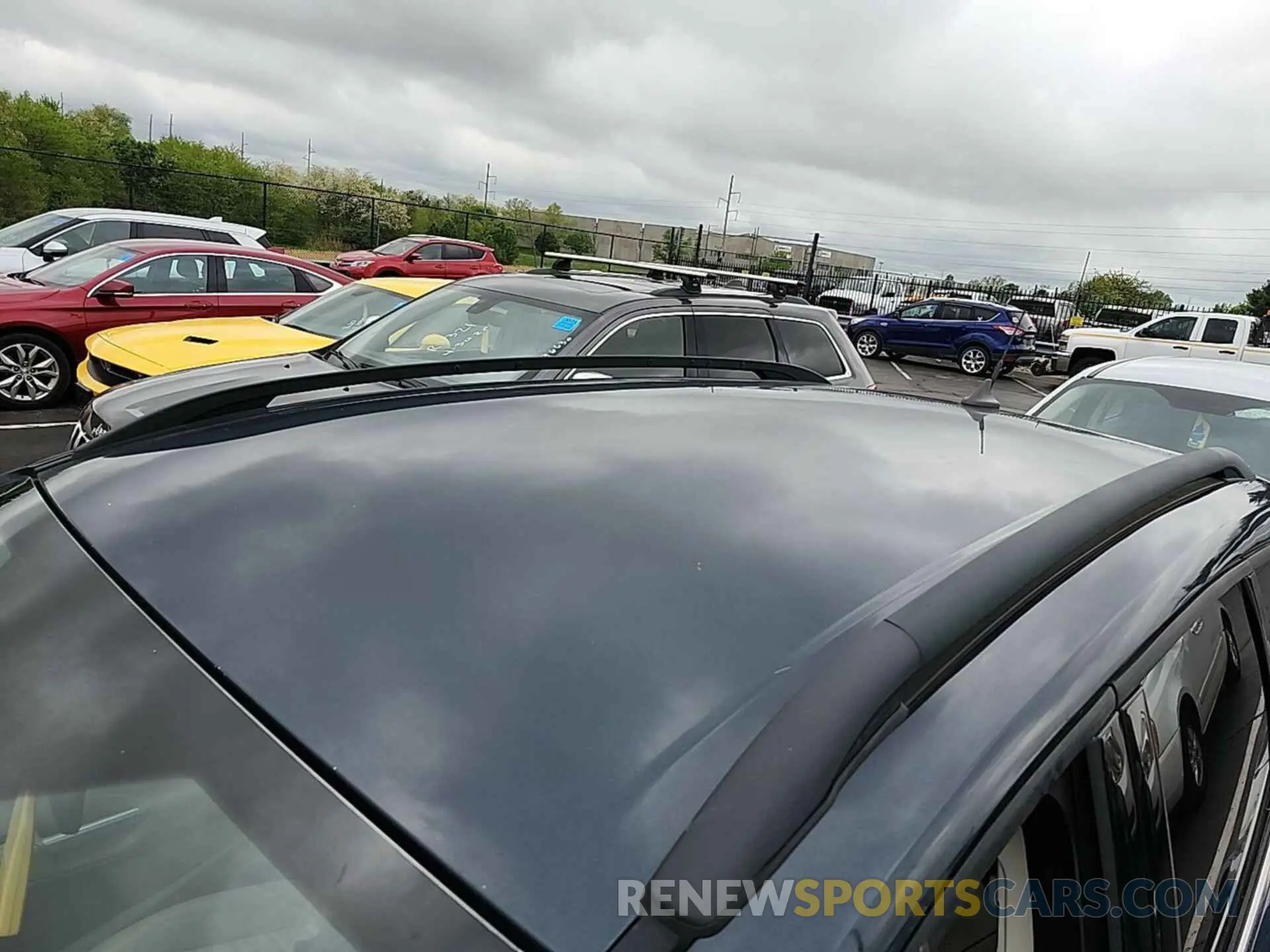 29 Photograph of a damaged car 1FMCU9HD6KUB82470 FORD ESCAPE 2019