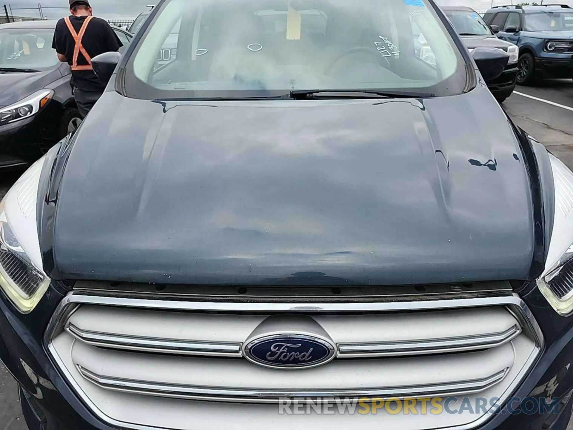 31 Photograph of a damaged car 1FMCU9HD6KUB82470 FORD ESCAPE 2019