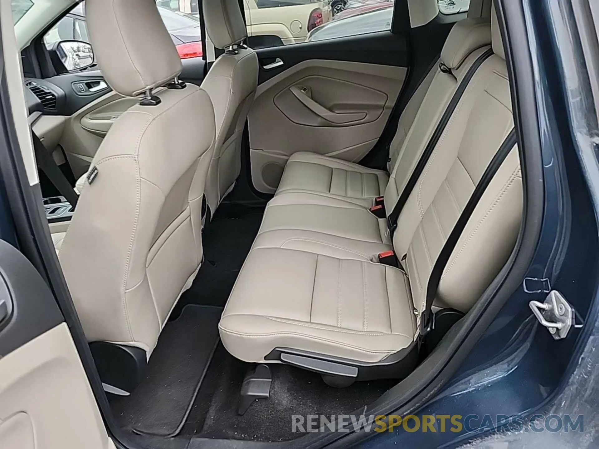 9 Photograph of a damaged car 1FMCU9HD6KUB82470 FORD ESCAPE 2019