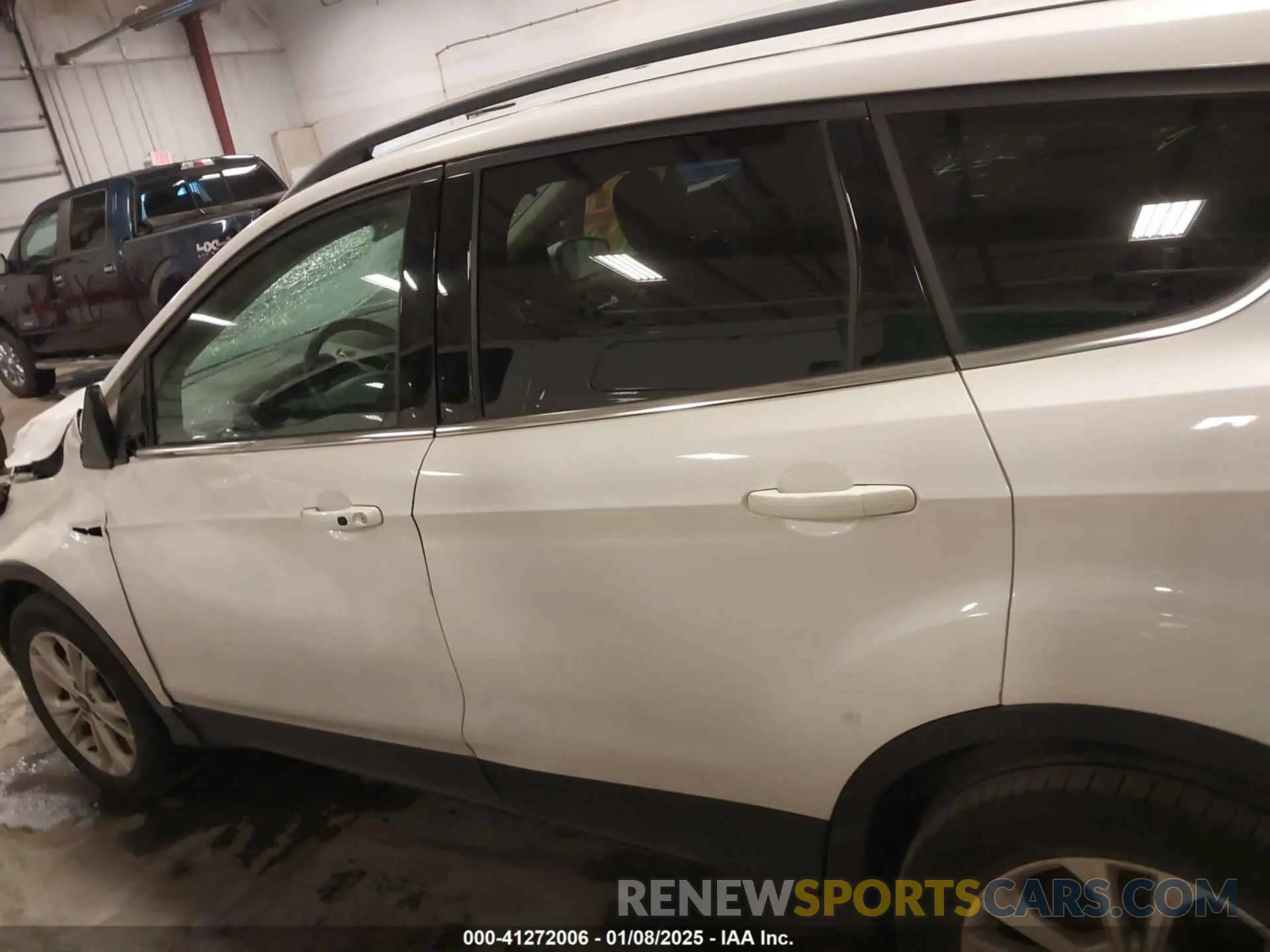 15 Photograph of a damaged car 1FMCU9HD6KUC22112 FORD ESCAPE 2019