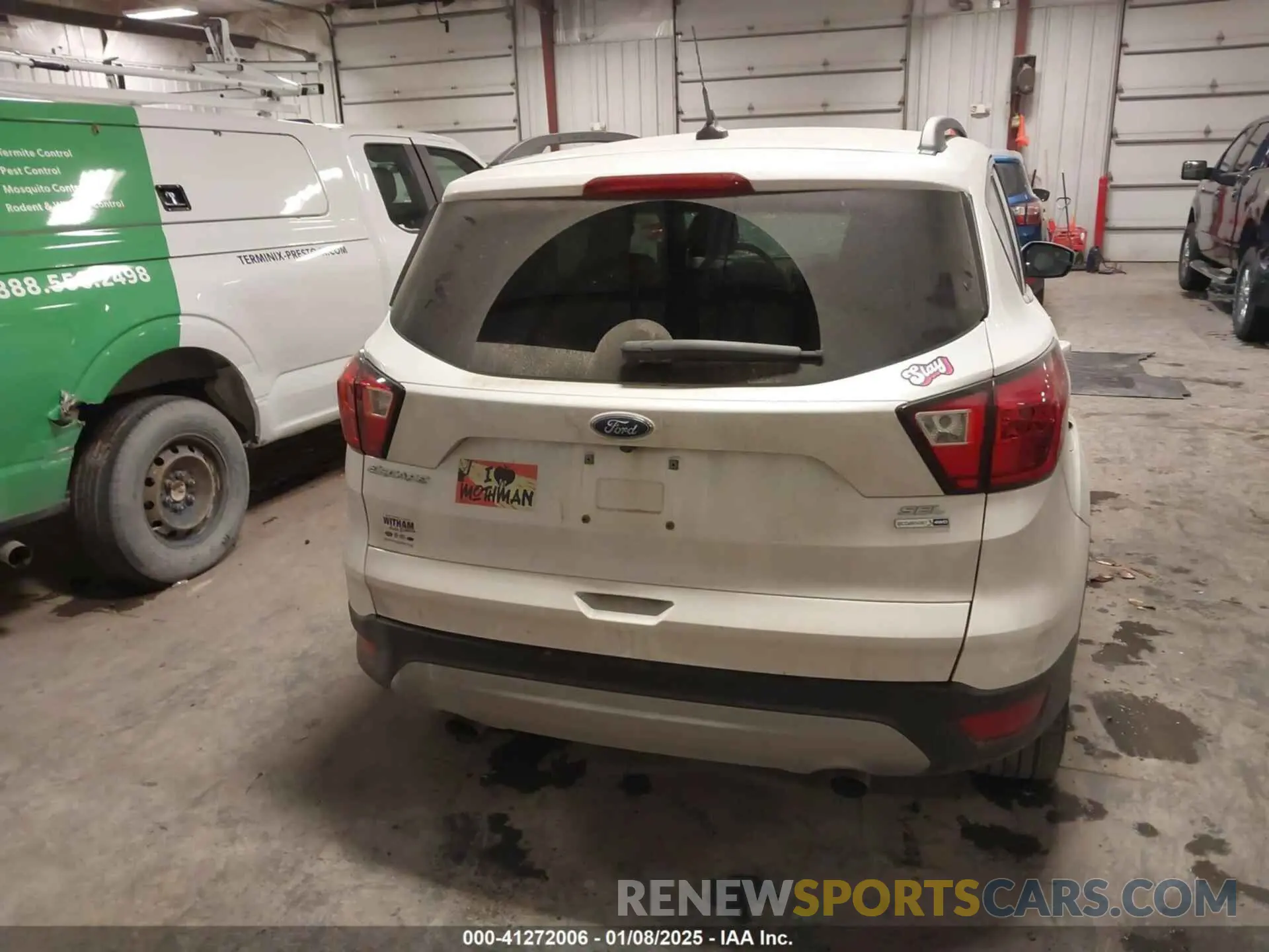 17 Photograph of a damaged car 1FMCU9HD6KUC22112 FORD ESCAPE 2019