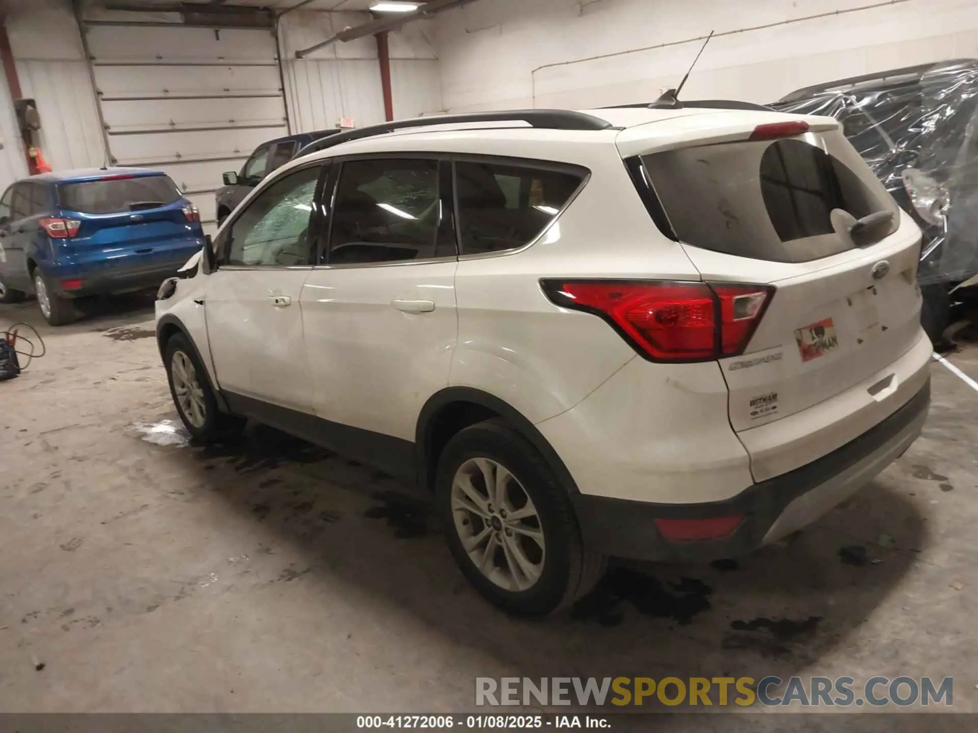 3 Photograph of a damaged car 1FMCU9HD6KUC22112 FORD ESCAPE 2019