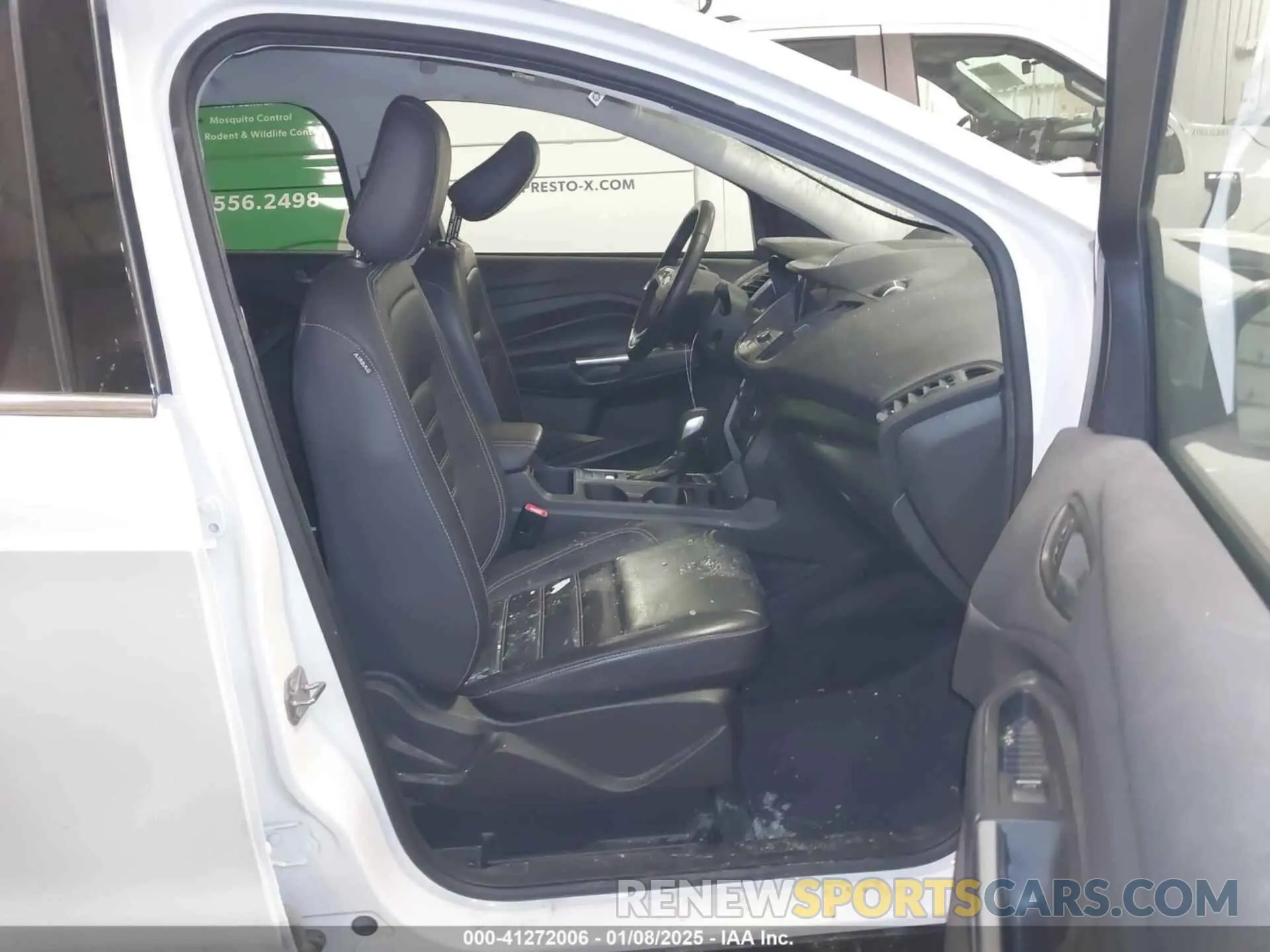 5 Photograph of a damaged car 1FMCU9HD6KUC22112 FORD ESCAPE 2019