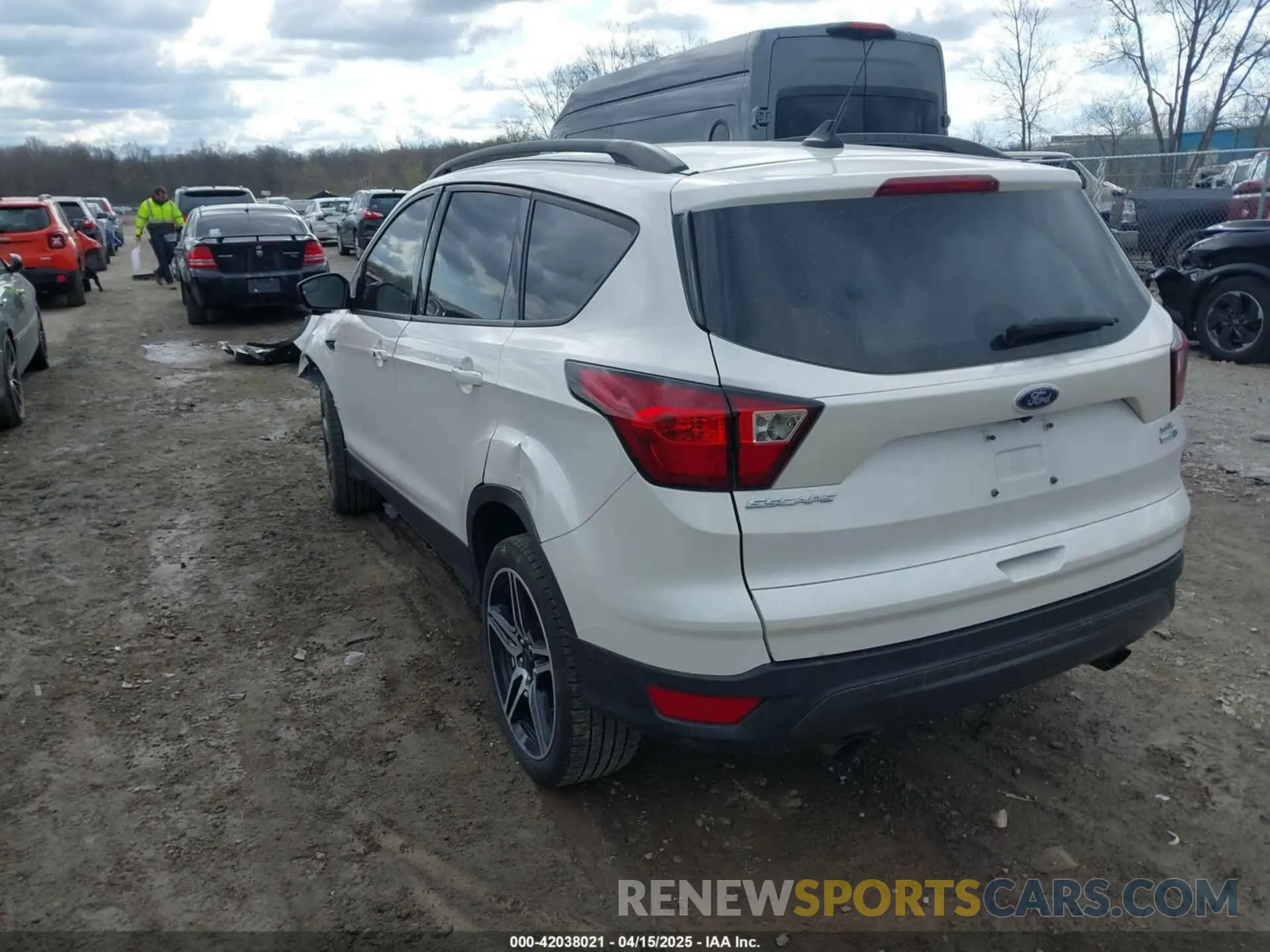 3 Photograph of a damaged car 1FMCU9HD6KUC48550 FORD ESCAPE 2019