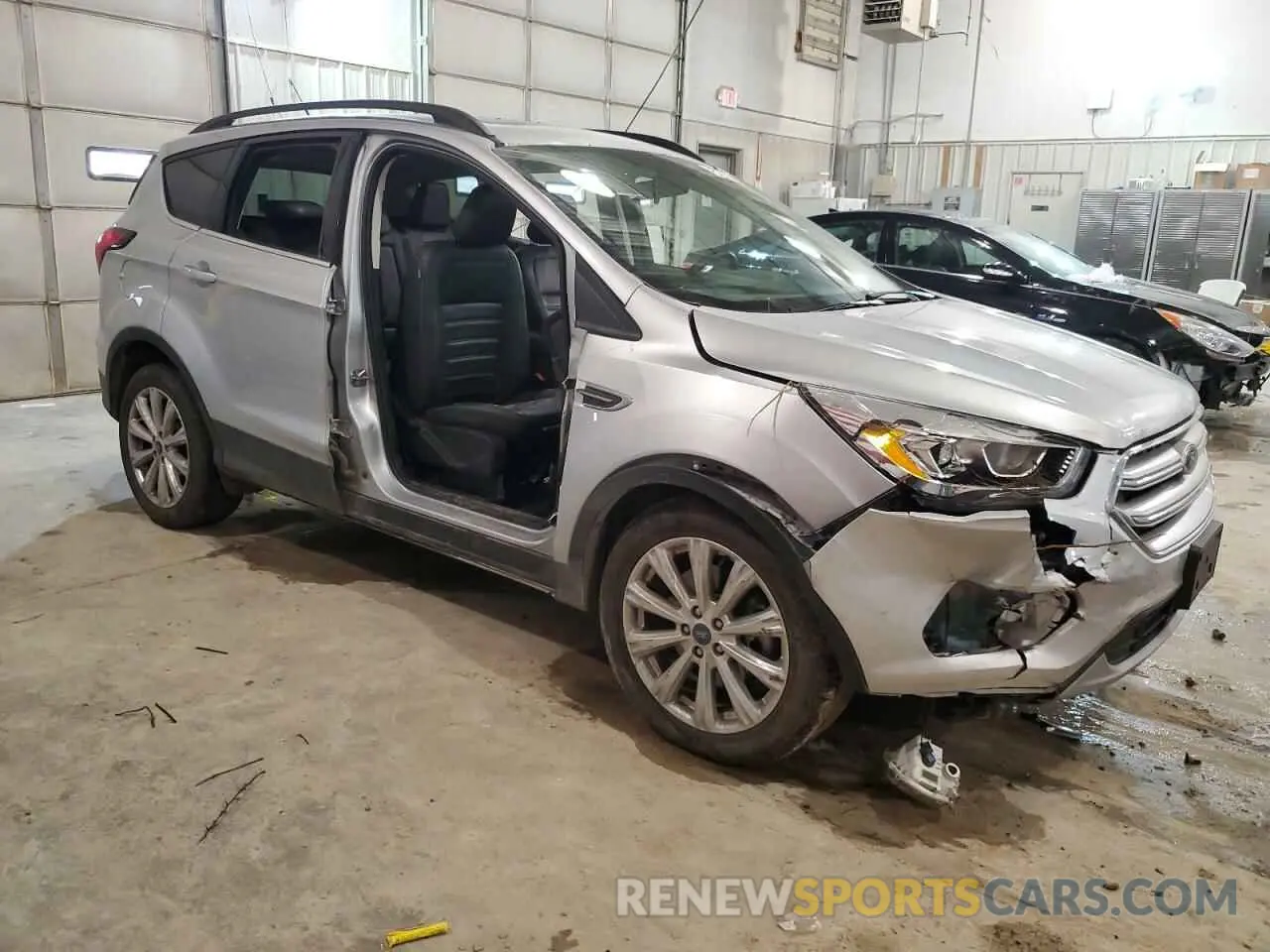 4 Photograph of a damaged car 1FMCU9HD7KUA70034 FORD ESCAPE 2019