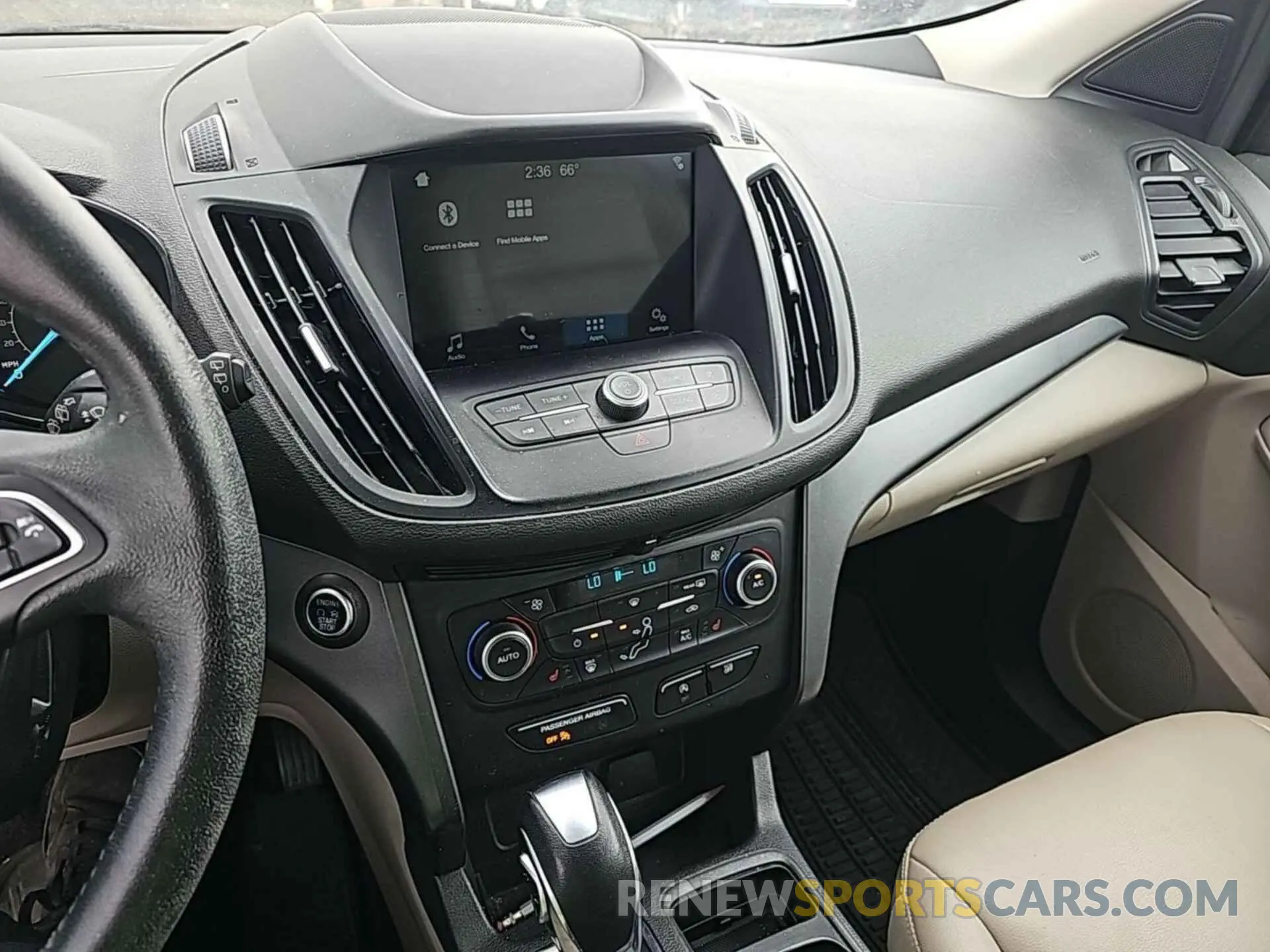 17 Photograph of a damaged car 1FMCU9HD7KUA72625 FORD ESCAPE 2019