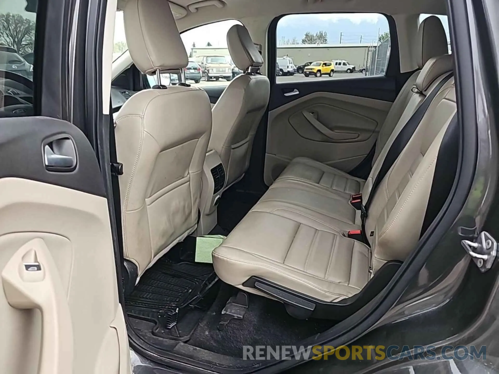 6 Photograph of a damaged car 1FMCU9HD7KUA72625 FORD ESCAPE 2019