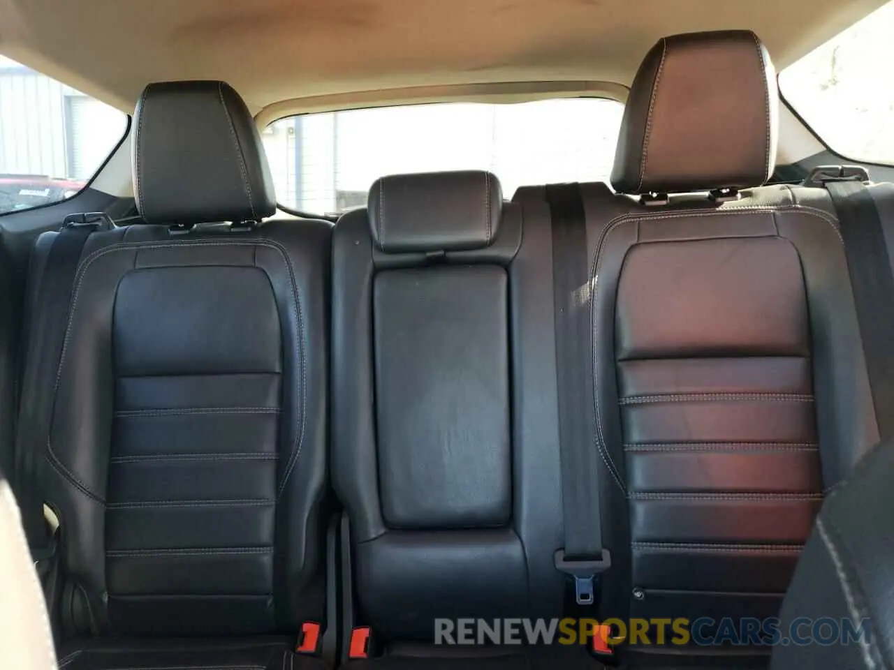 10 Photograph of a damaged car 1FMCU9HD7KUB60493 FORD ESCAPE 2019