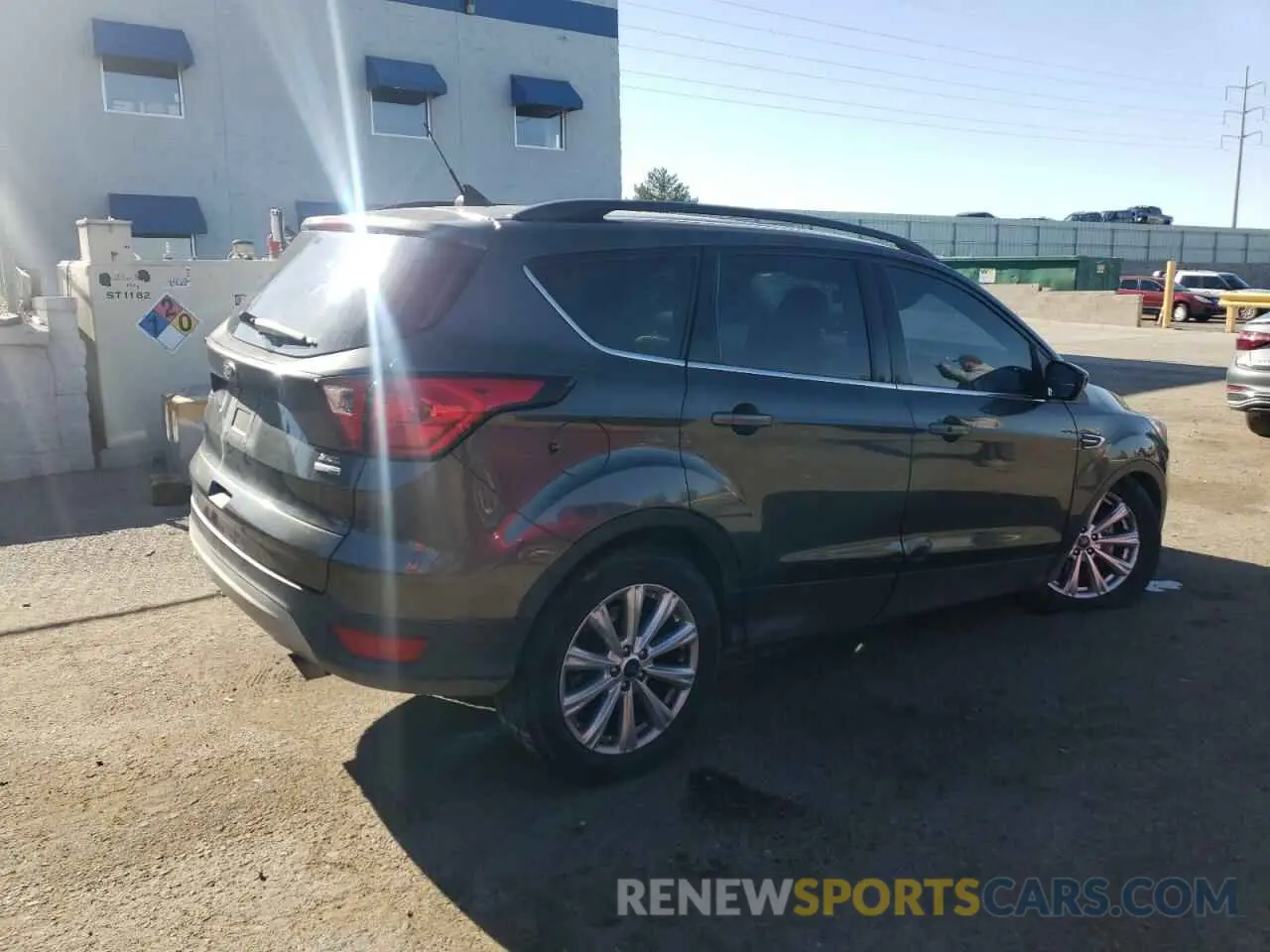 3 Photograph of a damaged car 1FMCU9HD7KUB60493 FORD ESCAPE 2019
